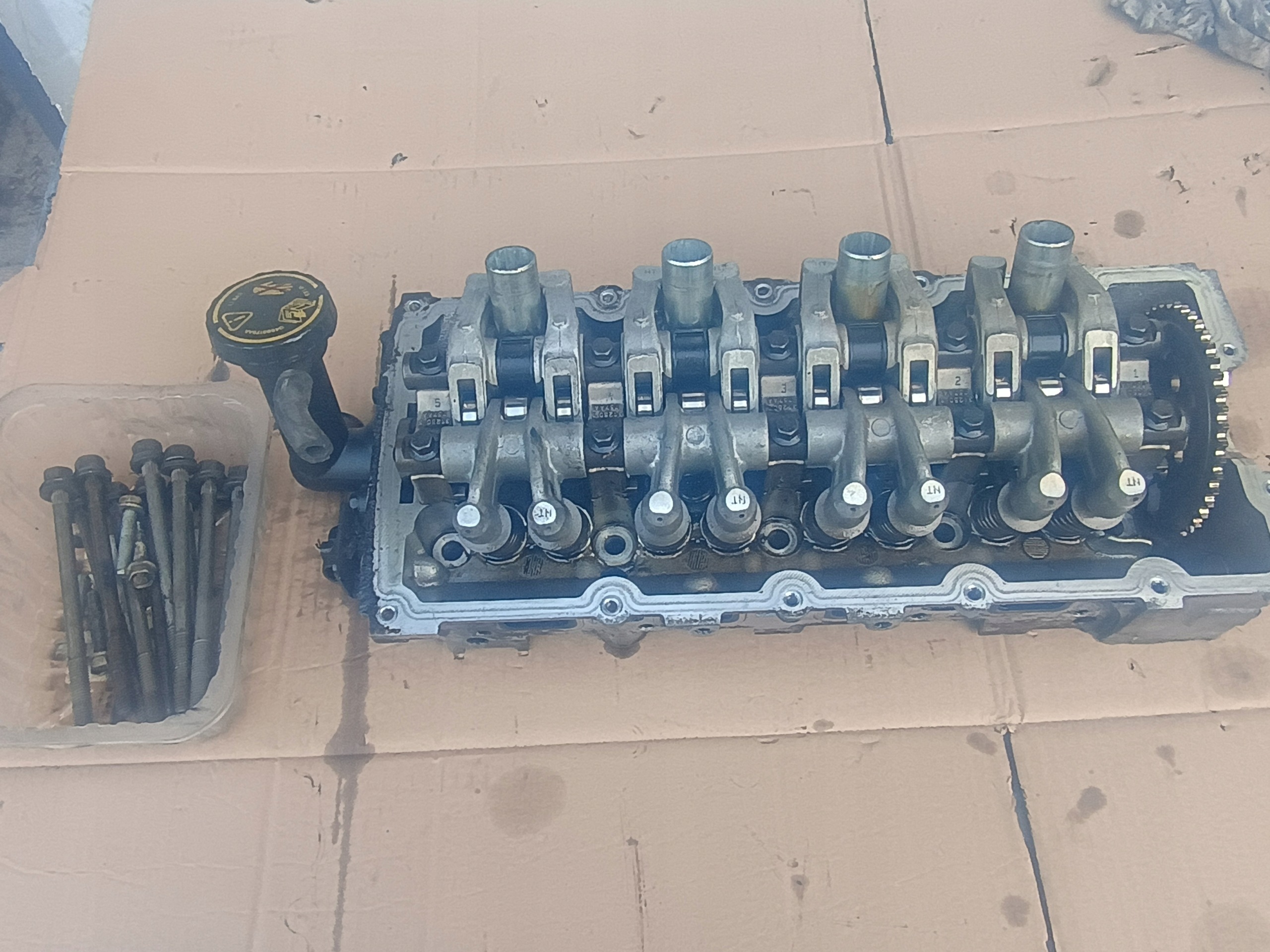 glava motora MINI 1.6 16V B