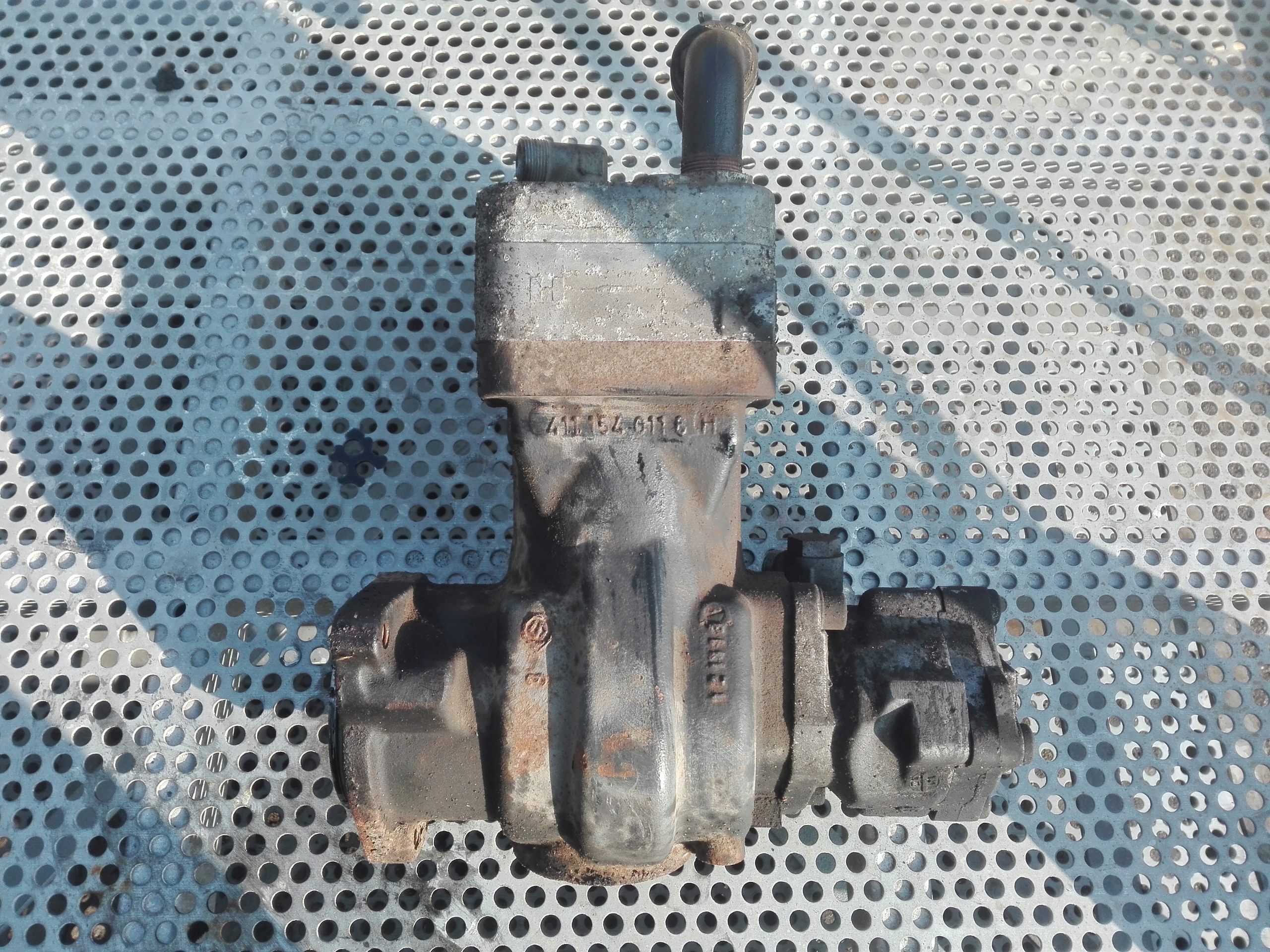 SPRĘŻARKA KOMPRESOR POWIETRZA MAN TGL TGM 300 ZŁ