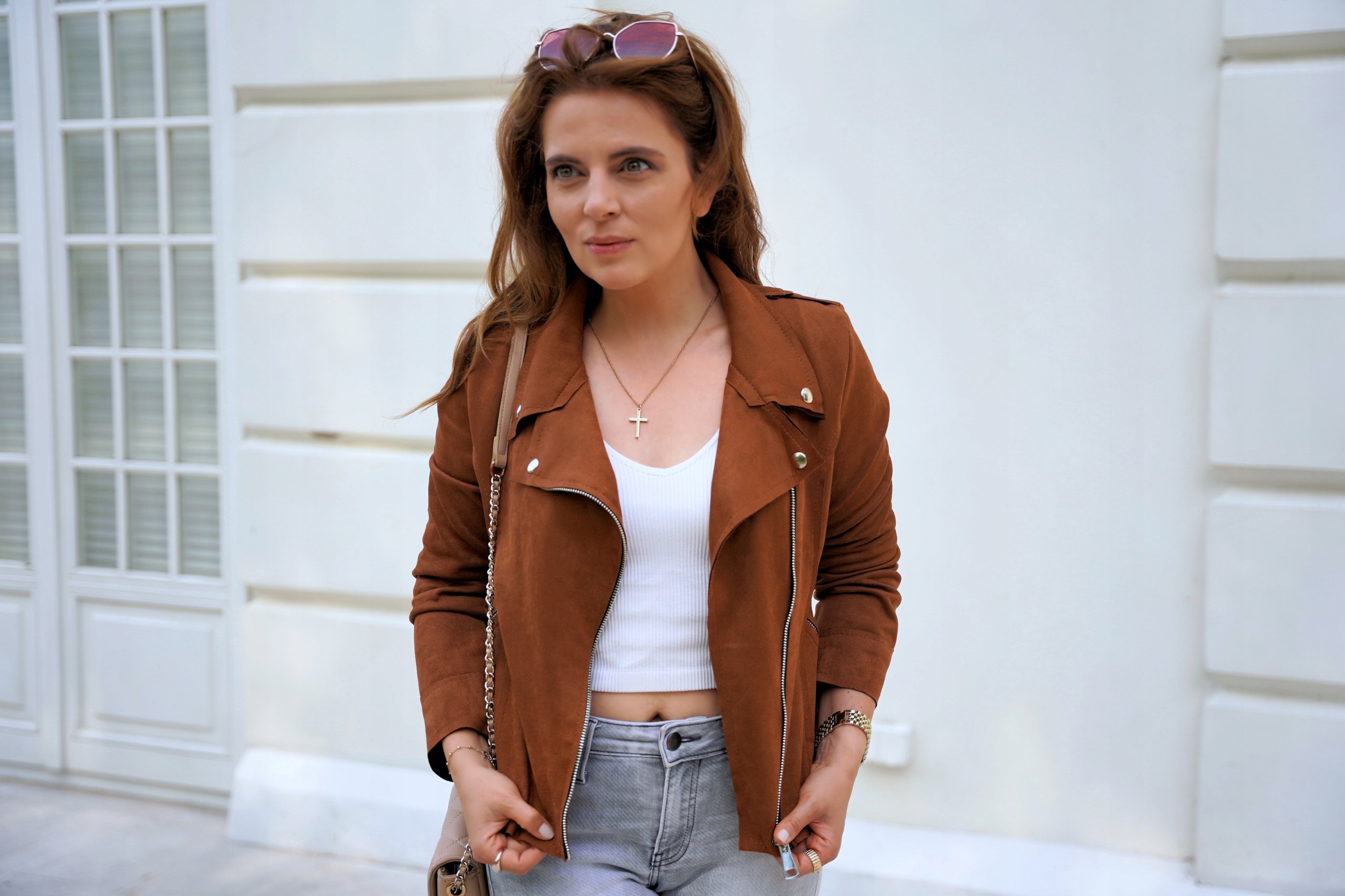 KURTKA RAMONESKA ZAMSZOWA SREBRNE ZAMKI CAMEL M Kolor beżowy