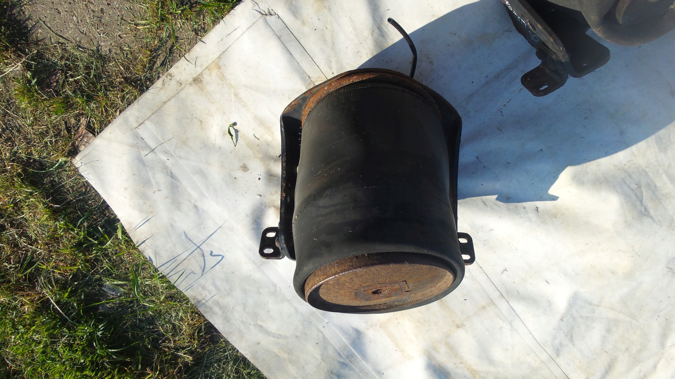 ПОДУШКА ПОДЪЕМНОЙ ОСИ 6X2 MAN TGA TGX