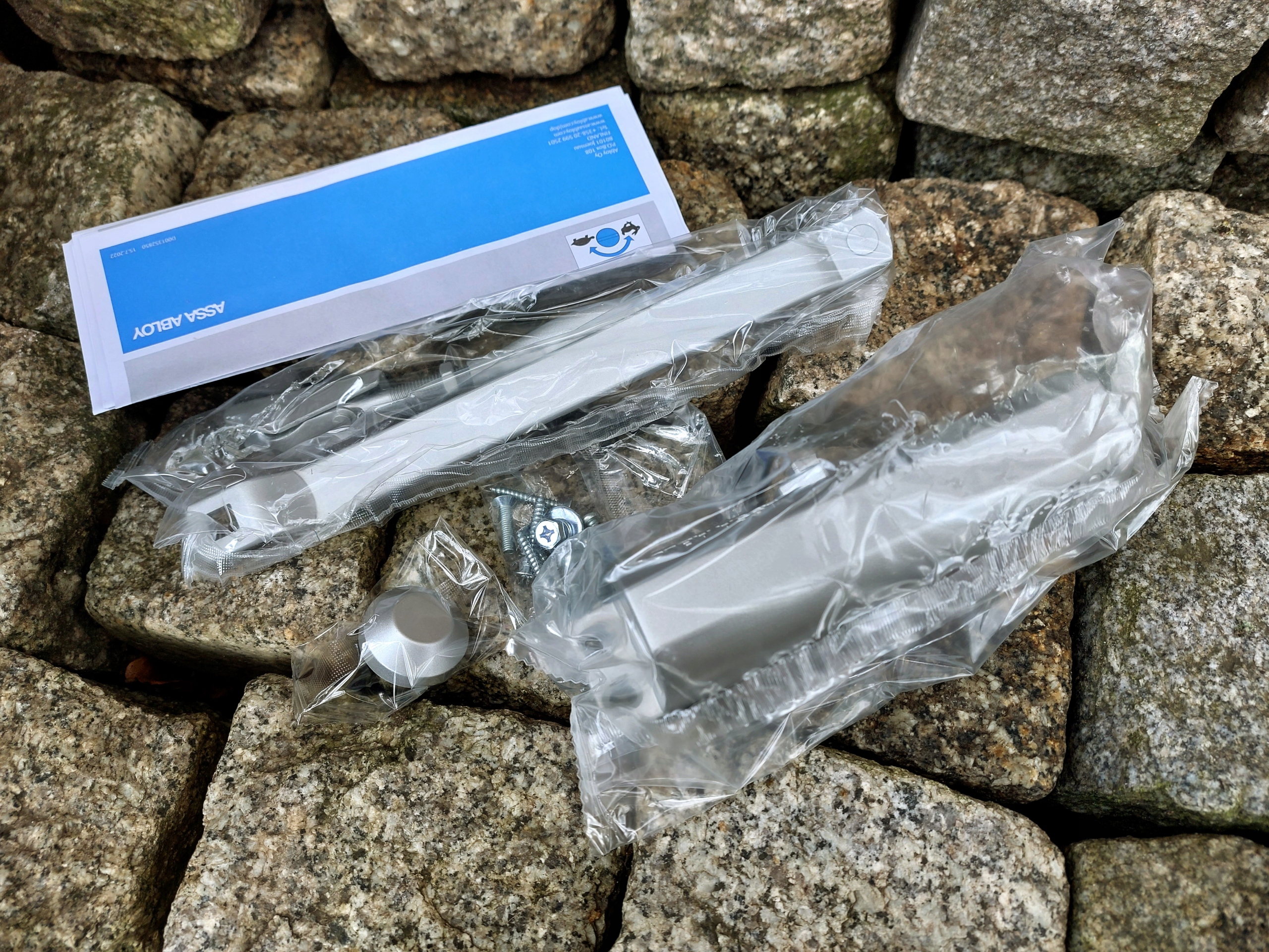 ASSA ABLOY SAMOZAMYKACZ DC110 EV1 RAMIĘ SREBRNY Kod producenta DC110-EV1