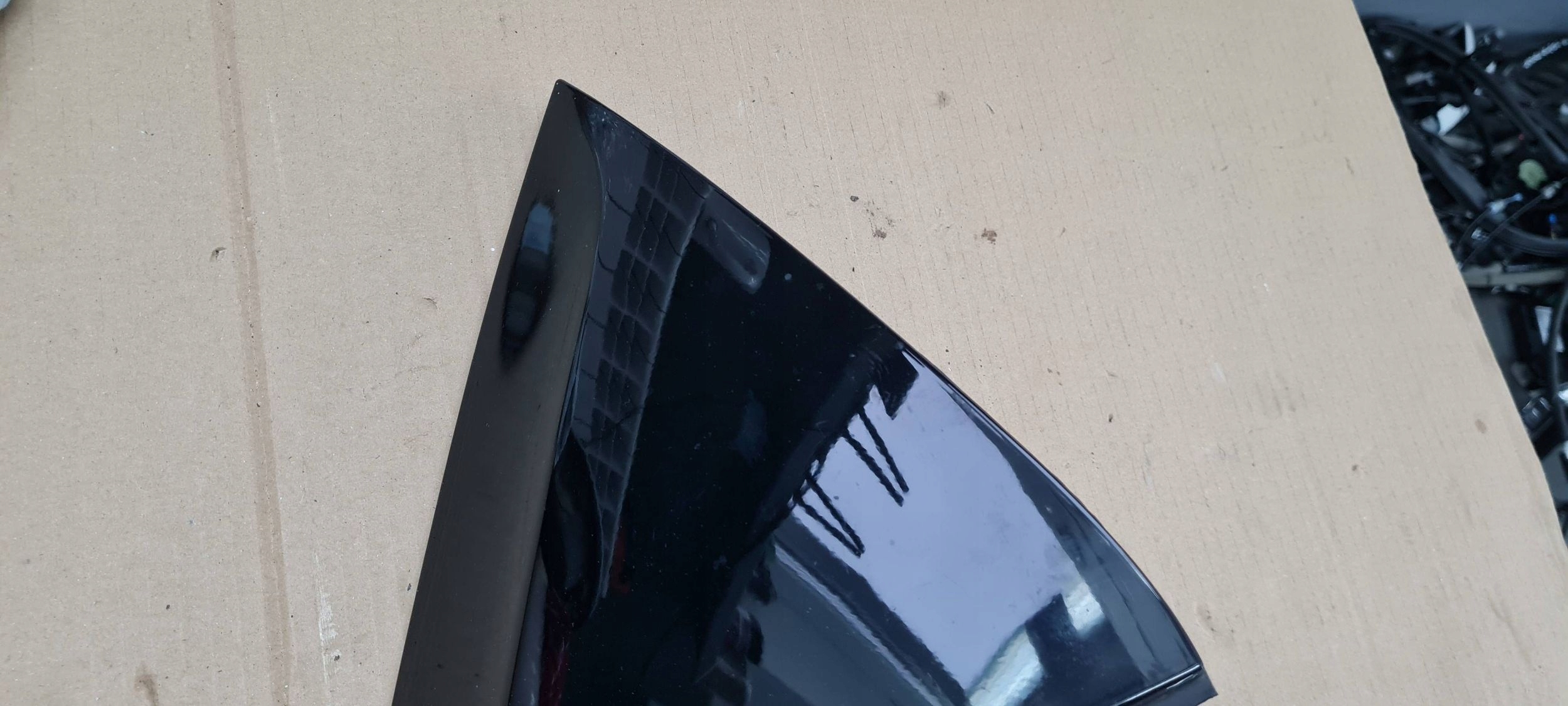 Chrysler Pacifica 2022 cover moulding TROJKAT bonnet right 68227308AD