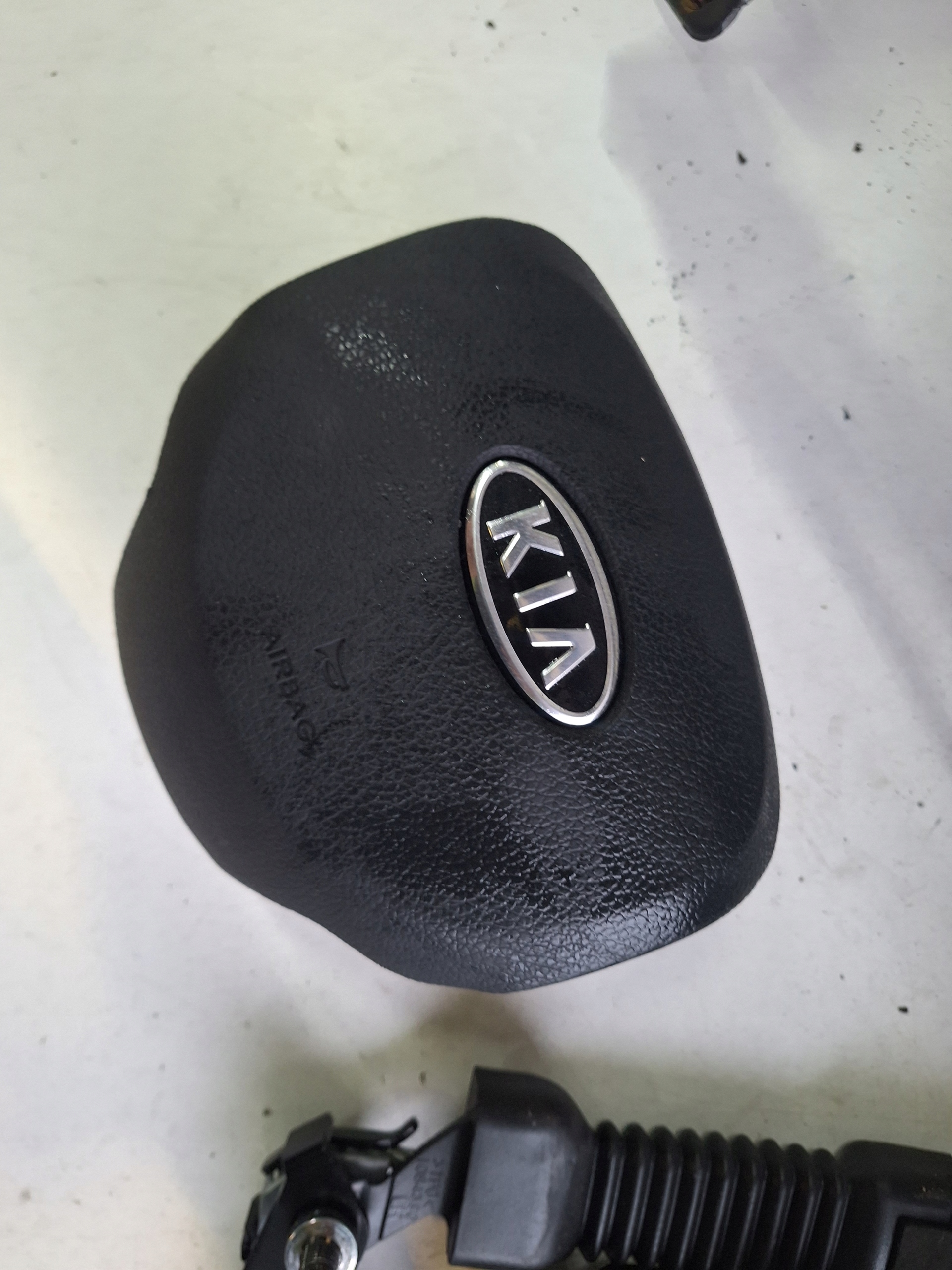 KIA OPTIMA III 10-13 console + airbag USA