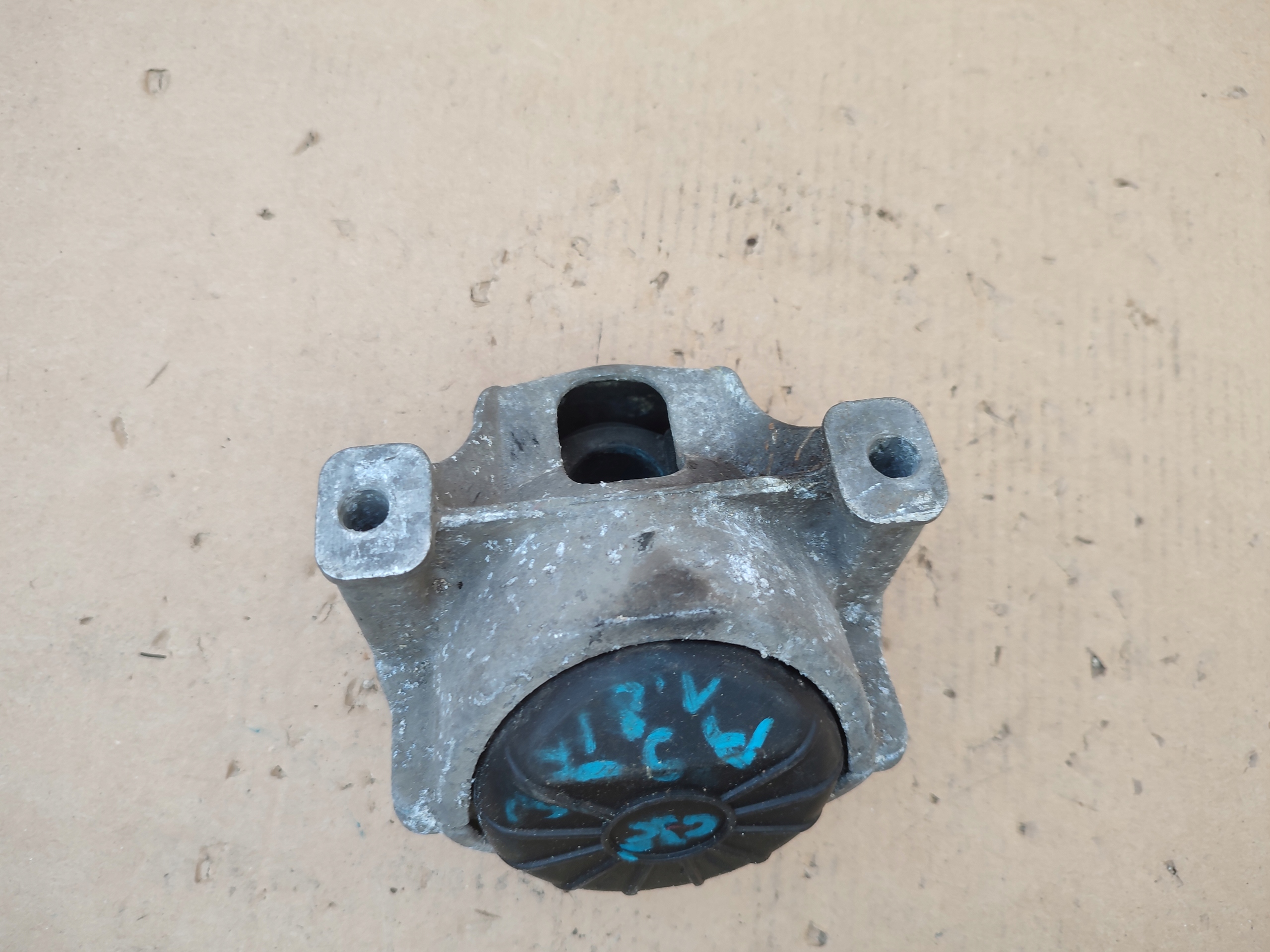 holder engine mount AUDI A5 8T 2.0 TFSI 782516141206