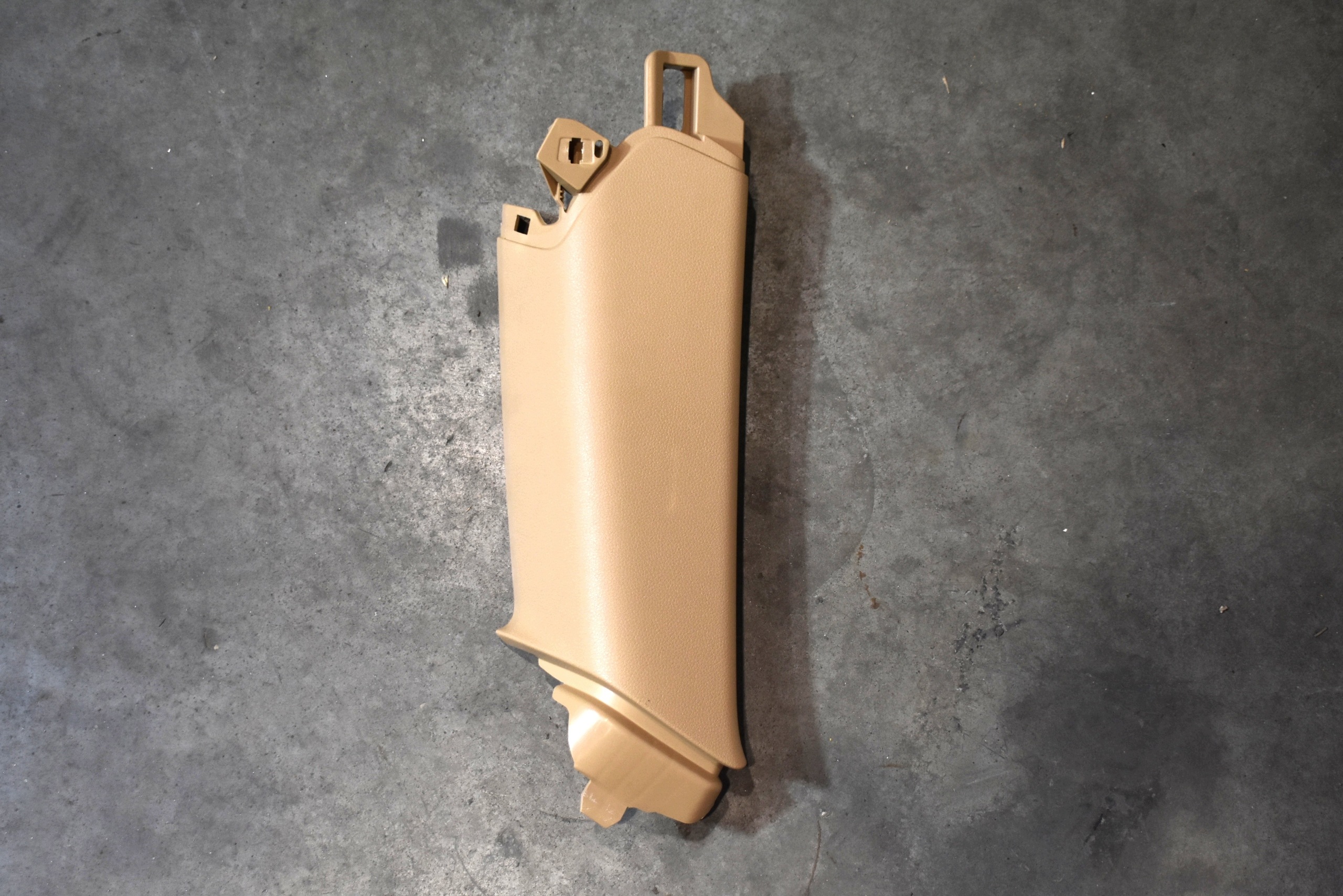 IDEALNA cover side SLUPKA C right right PORSCHE MACAN 1