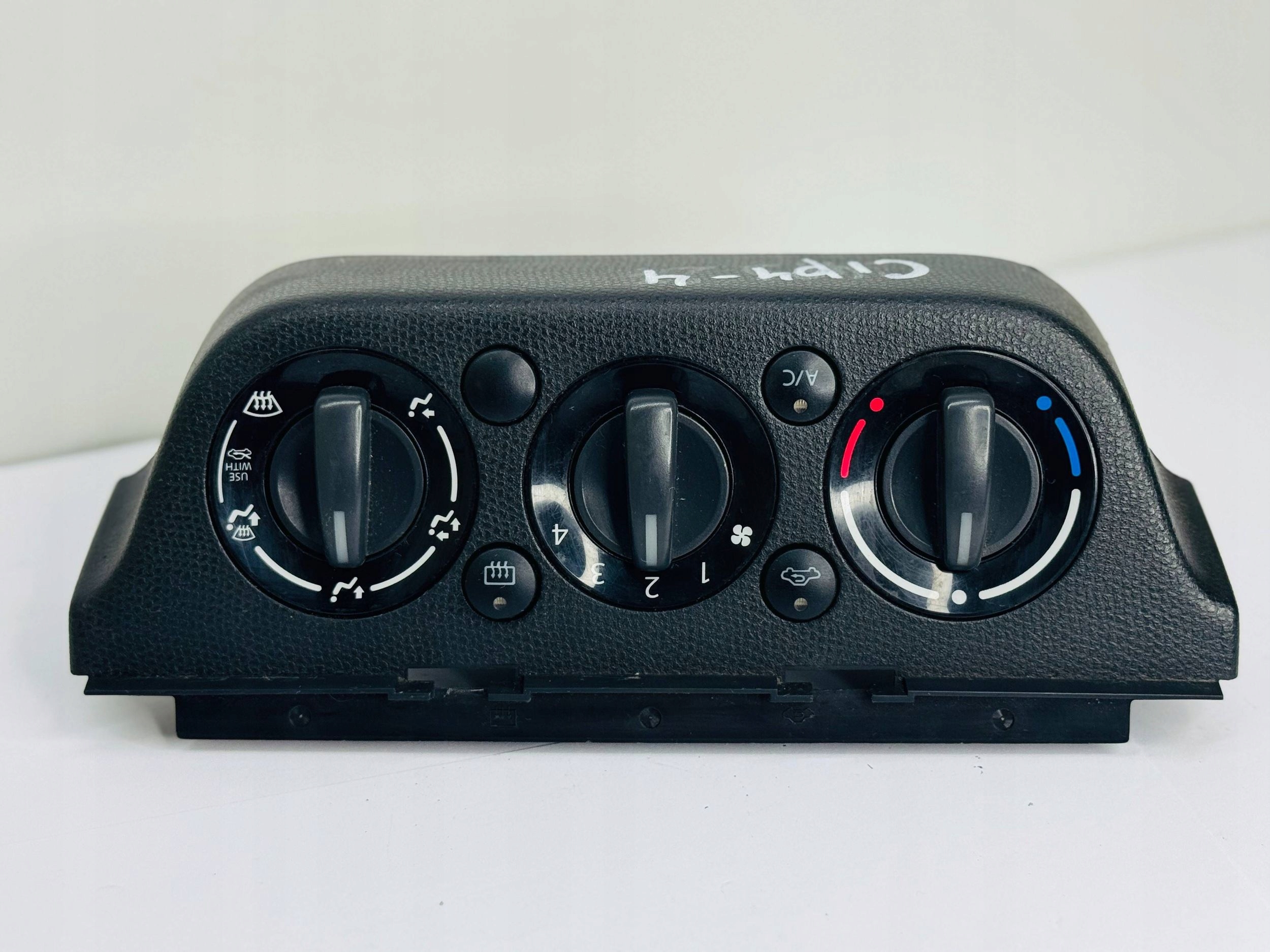 Suzuki Swift control panel klimatyzacja (levers ogrzewania) 2006 1