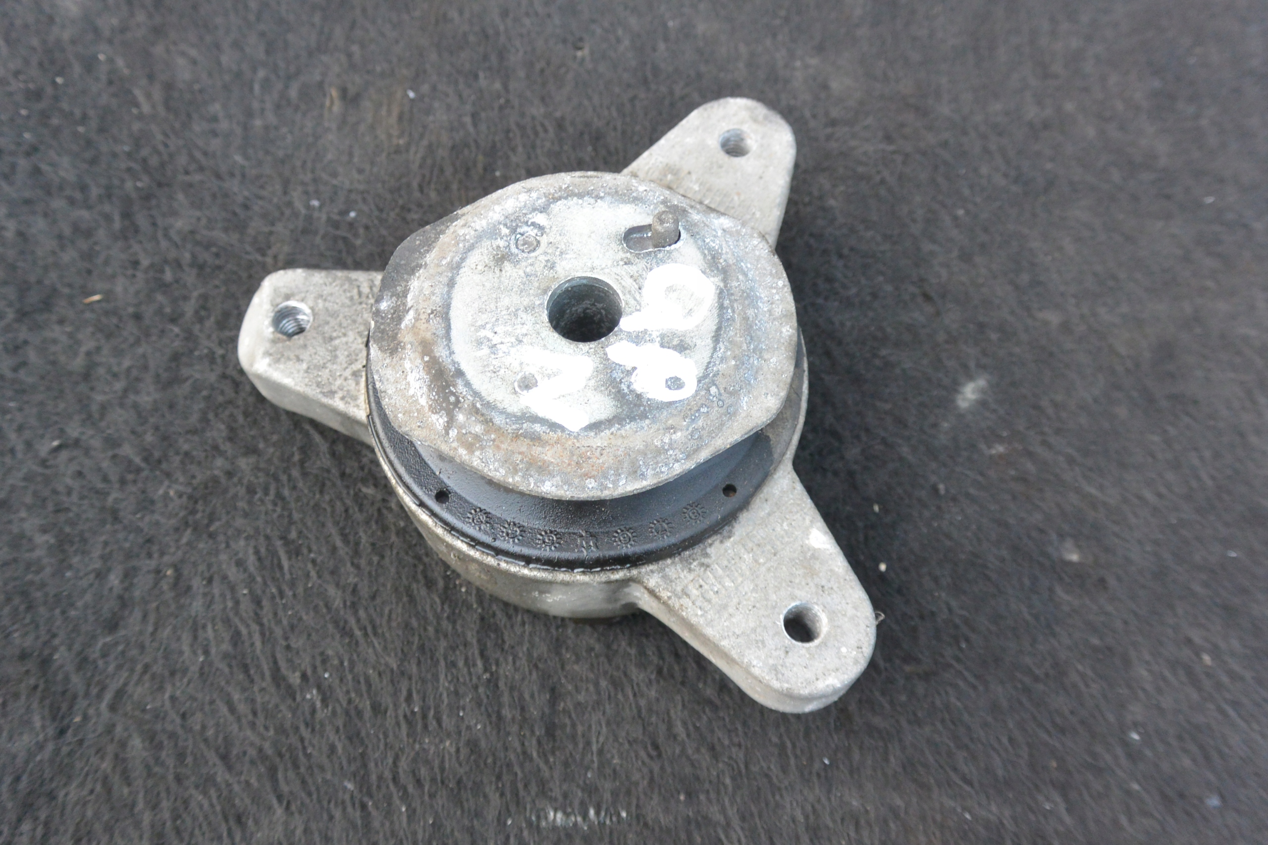 gearbox mounting 3.0B MASERATI QUATTROPORTE GHIBLI