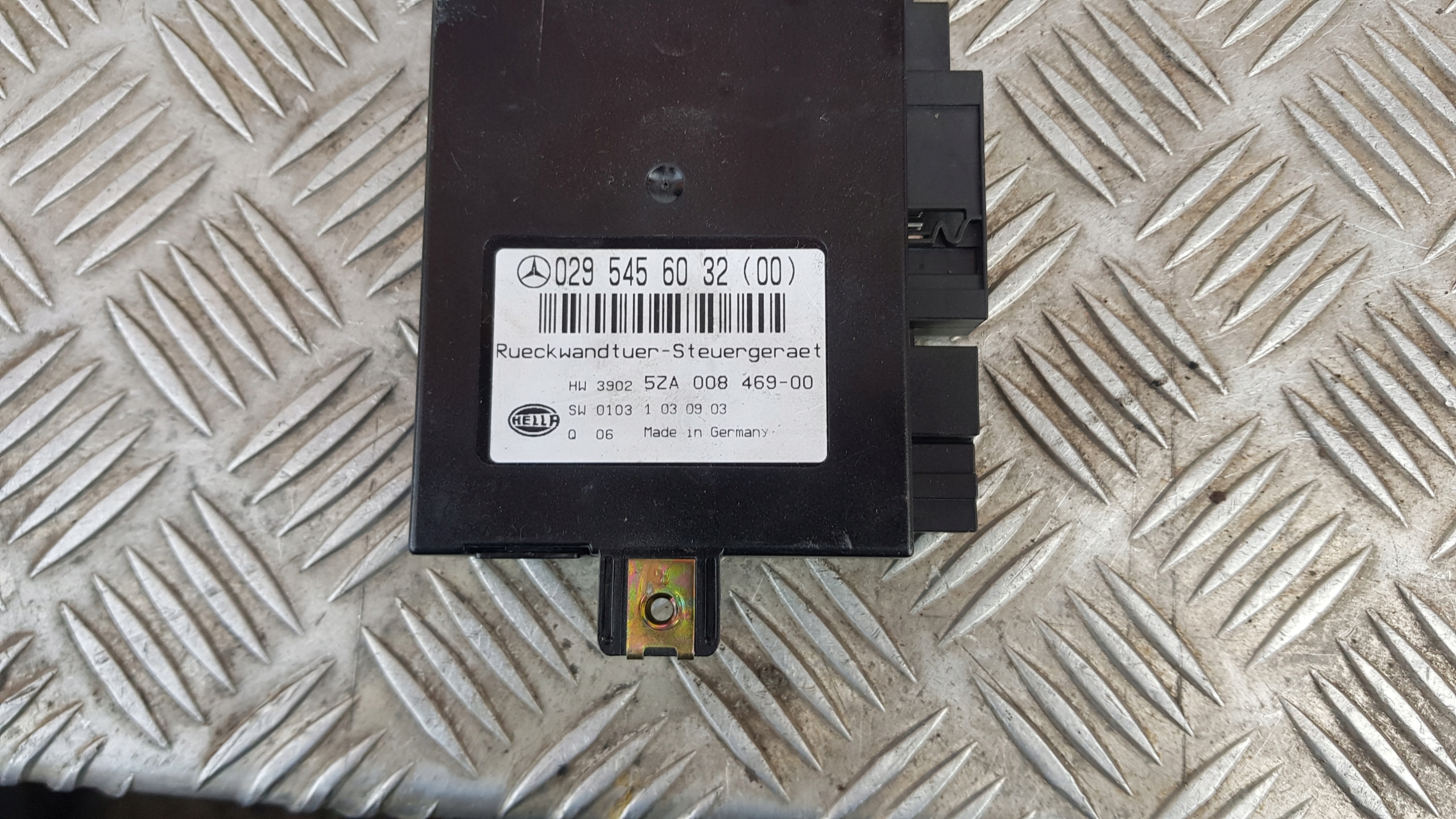 MERCEDES W211 module bonnet control unit A 0295456032