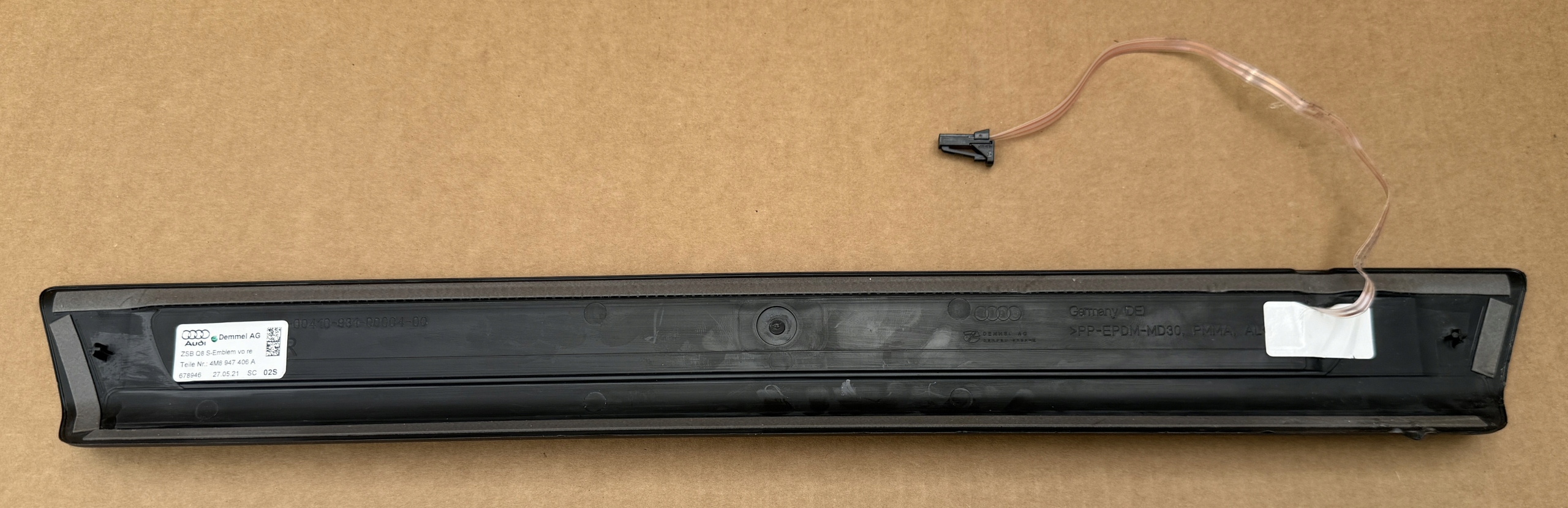 cap moulding threshold AUDI Q8 4M8947406A right front original