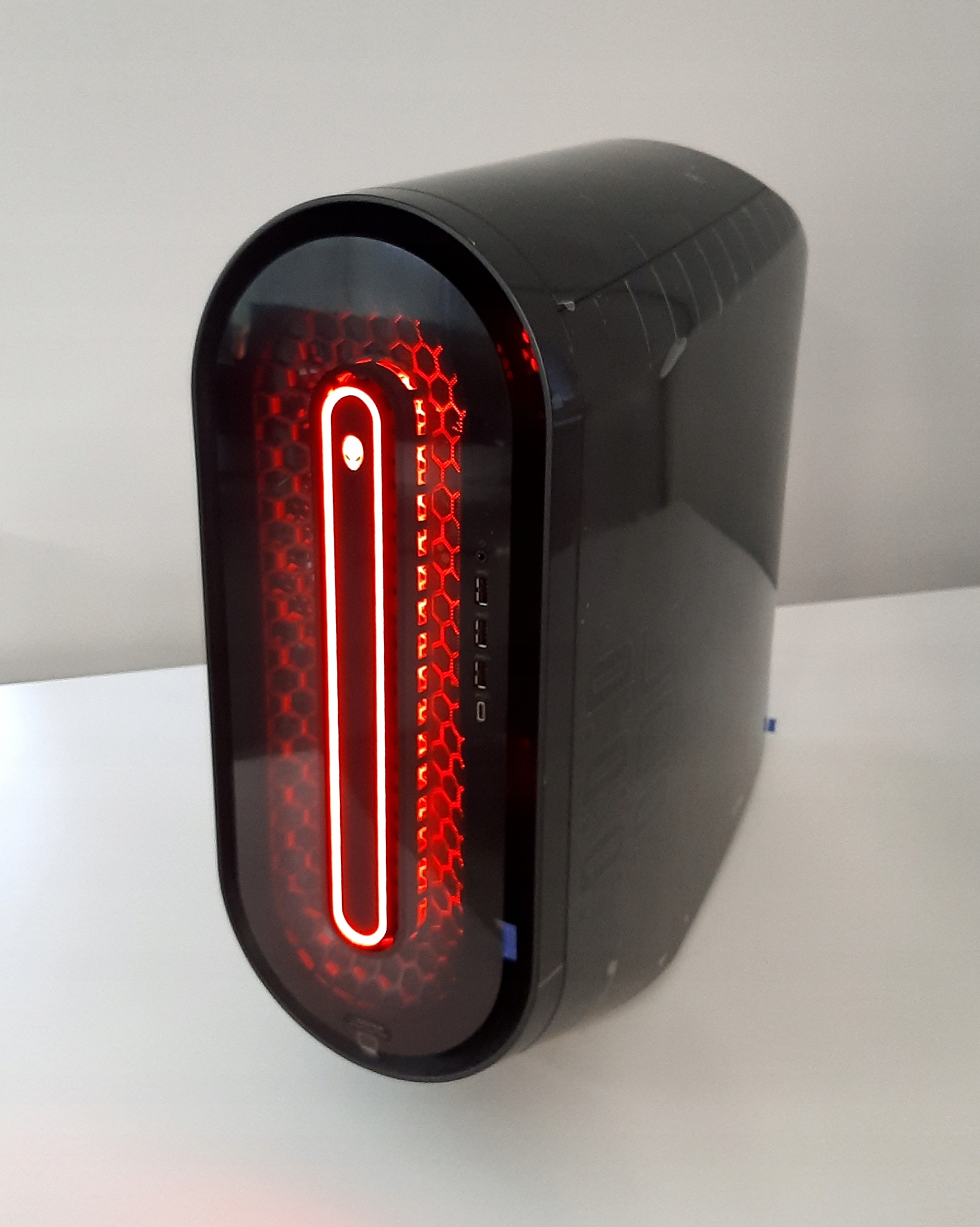 Dell Alienware Aurora R15 -AMD Ryzen 9 7900X, 64GB DDR5, RX6800XT