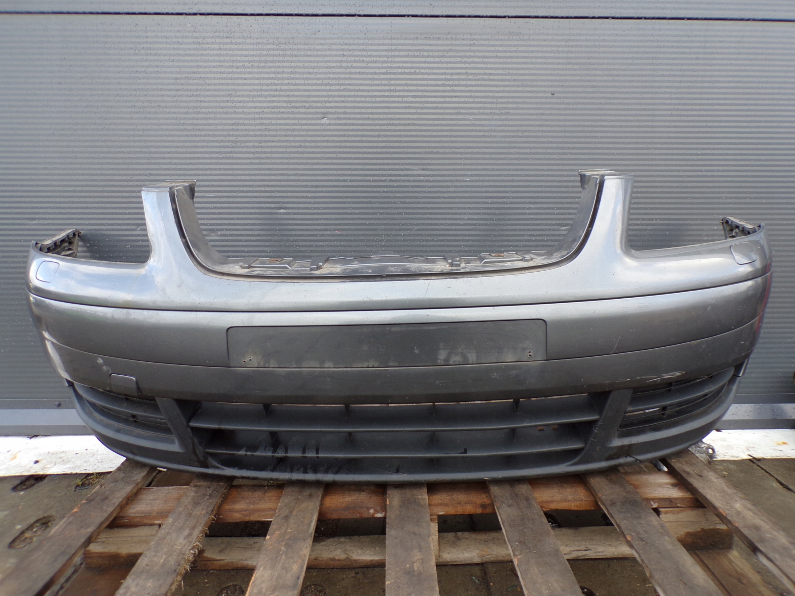 front bumper front VOLKSWAGEN TOURAN 1 and washers