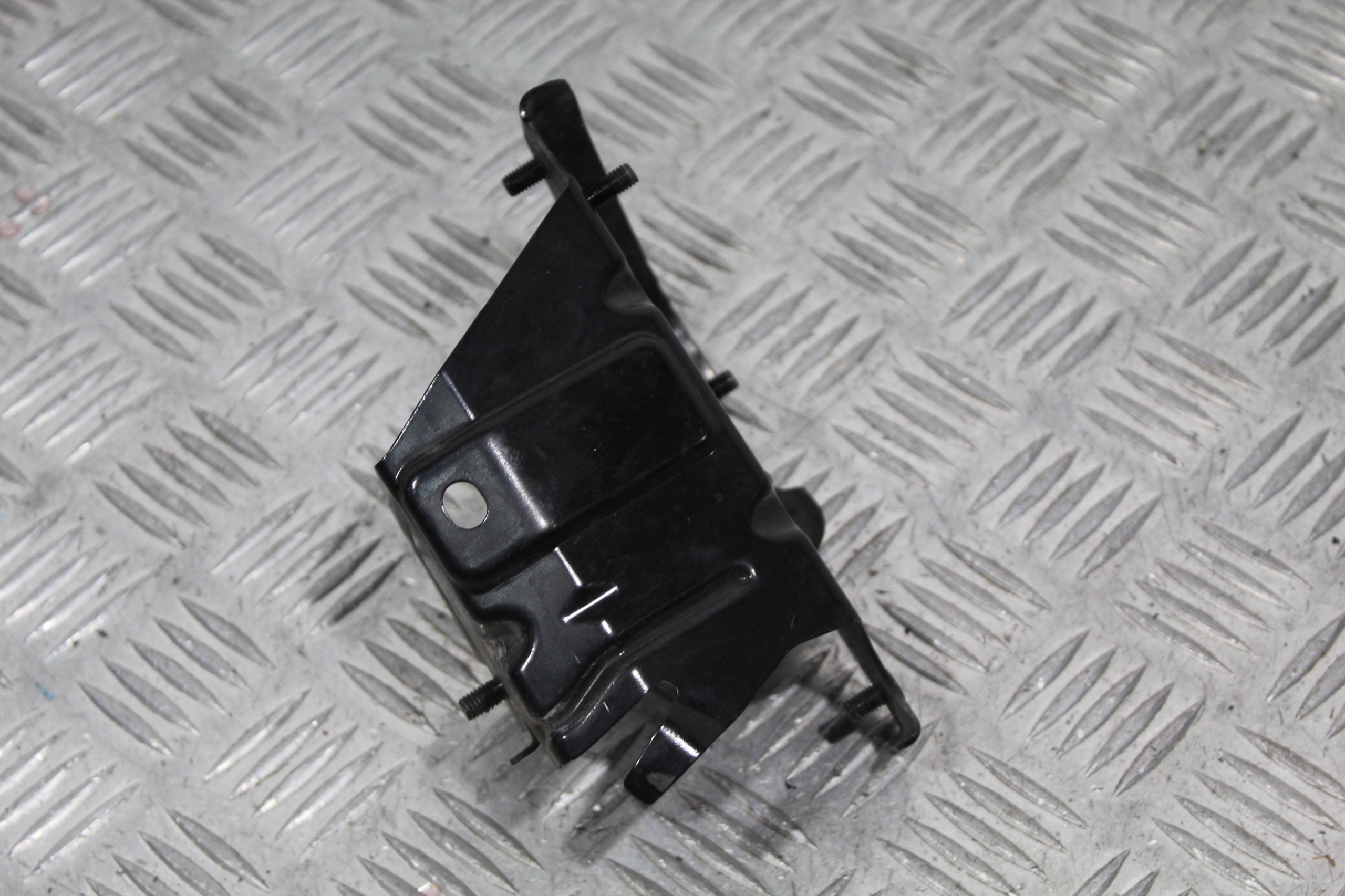 Support Support plaque A-KLASA W176 A2465454140