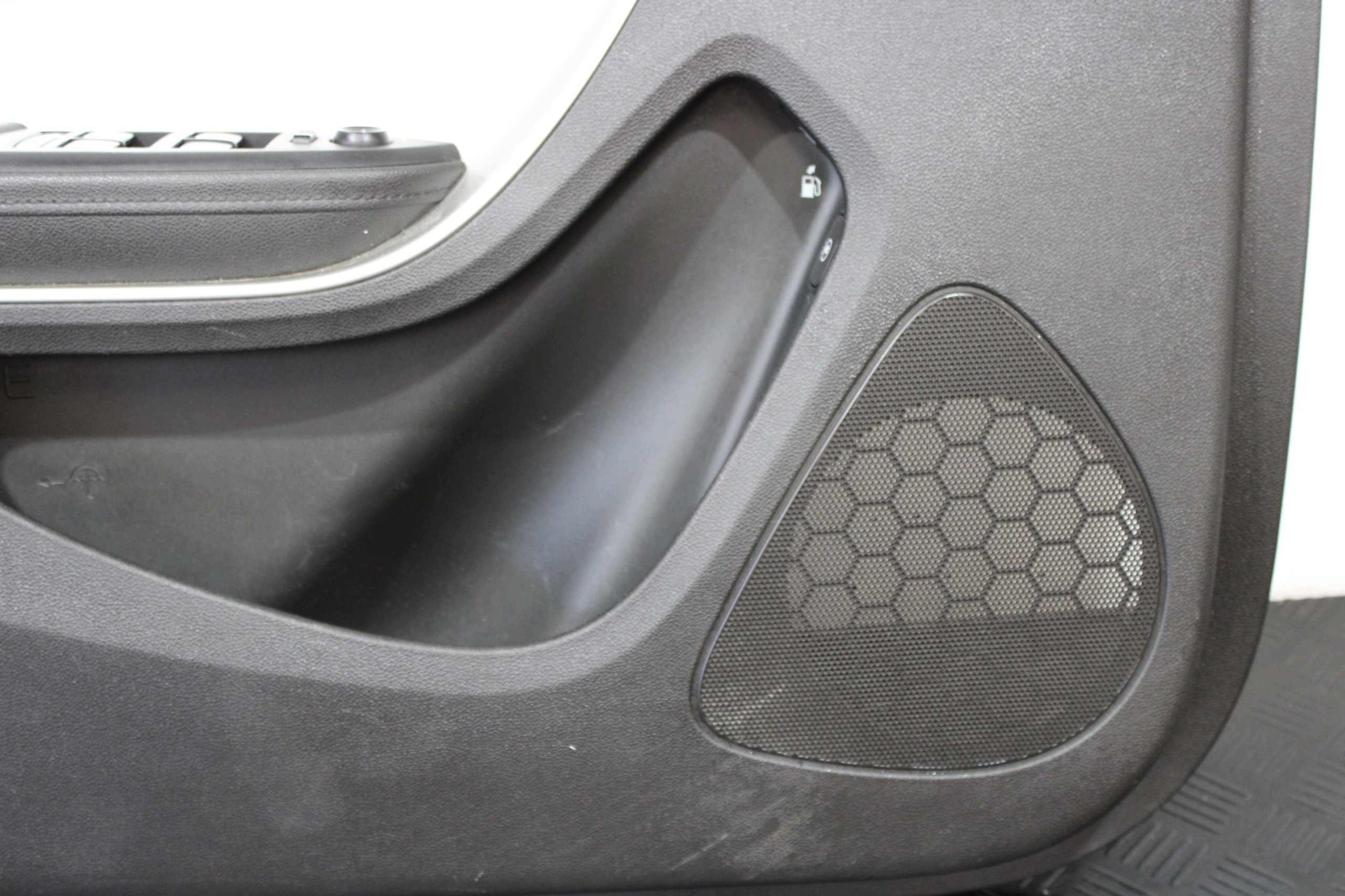 tapacír bok dveře levý předek OPEL AMPERA
