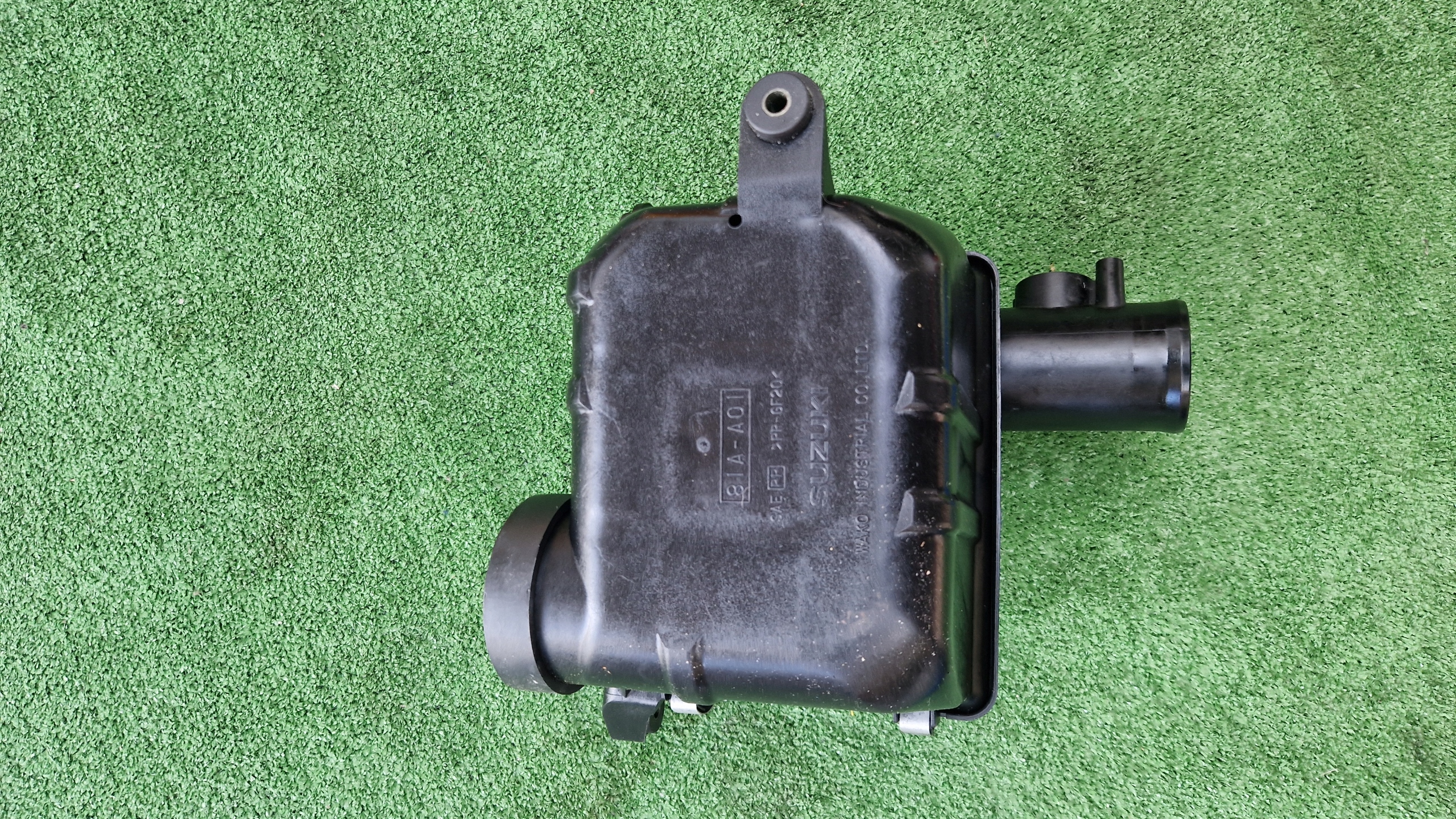 Gehäuse filter luft SUZUKI JIMNY 1.3 16V 86KM 2005R > 2017R 76J-A01
