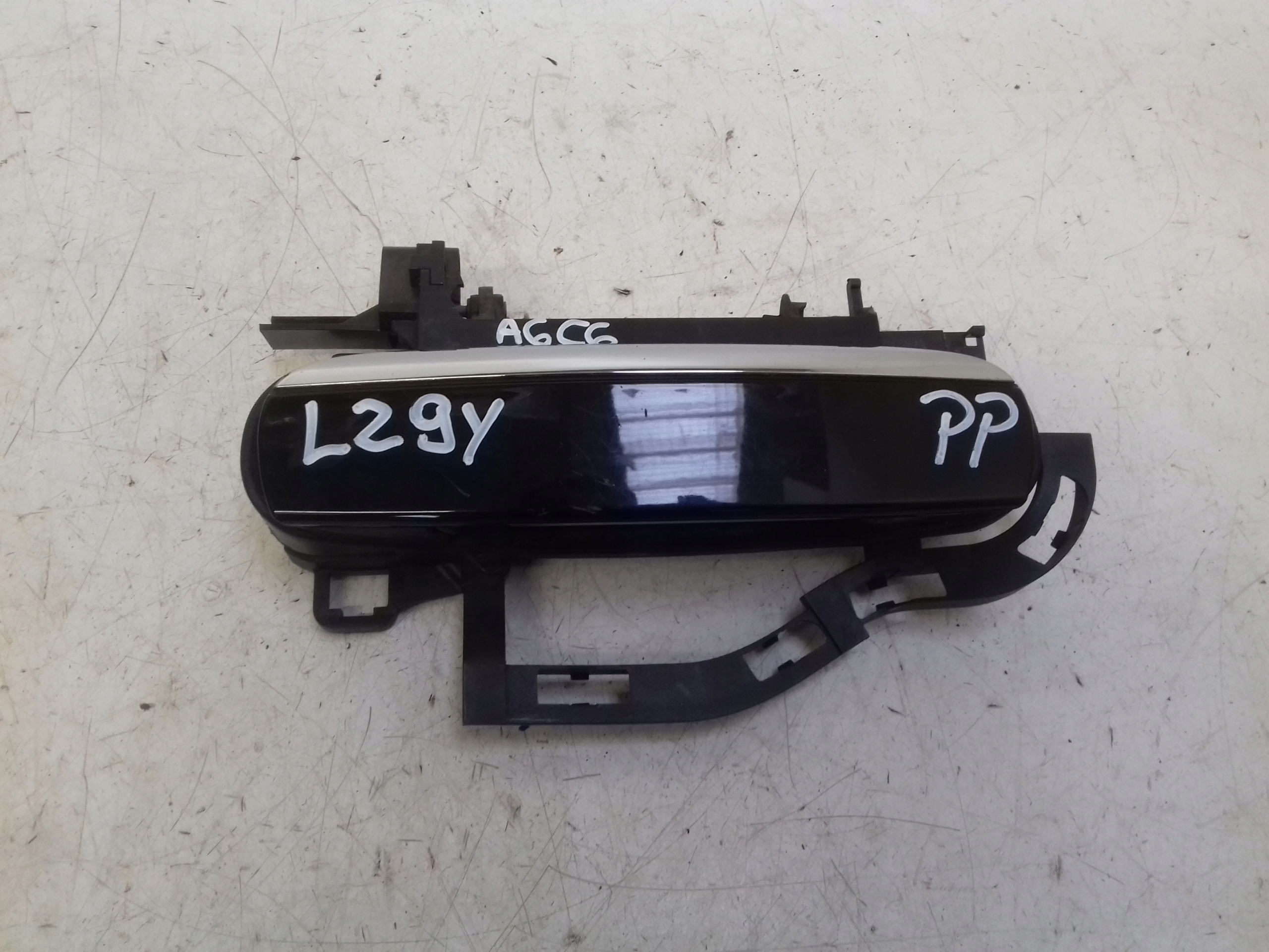 Ручка правий зад. Audi A6 C6