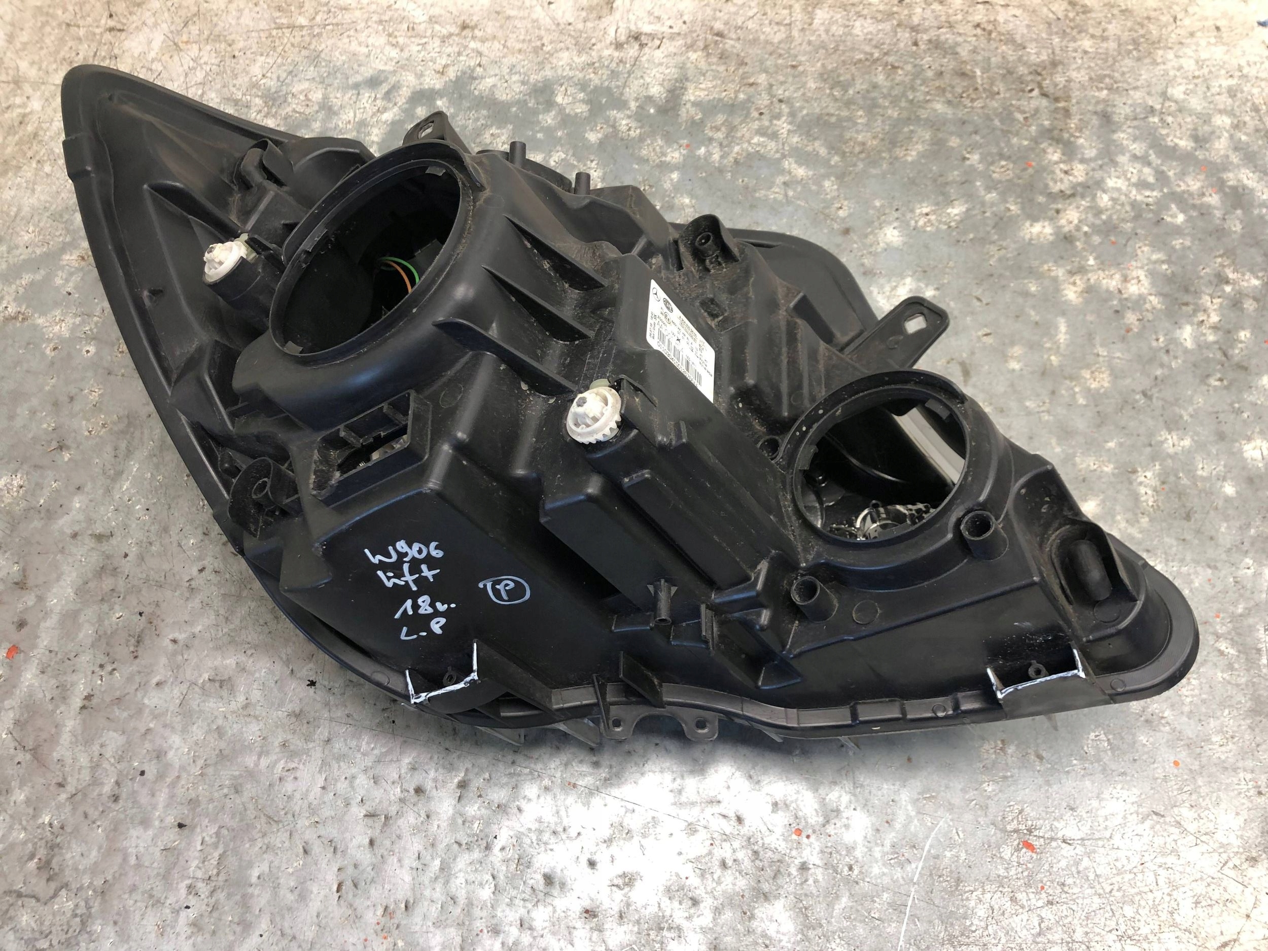 light left front MERCEDES W906 LIFT A9068205600