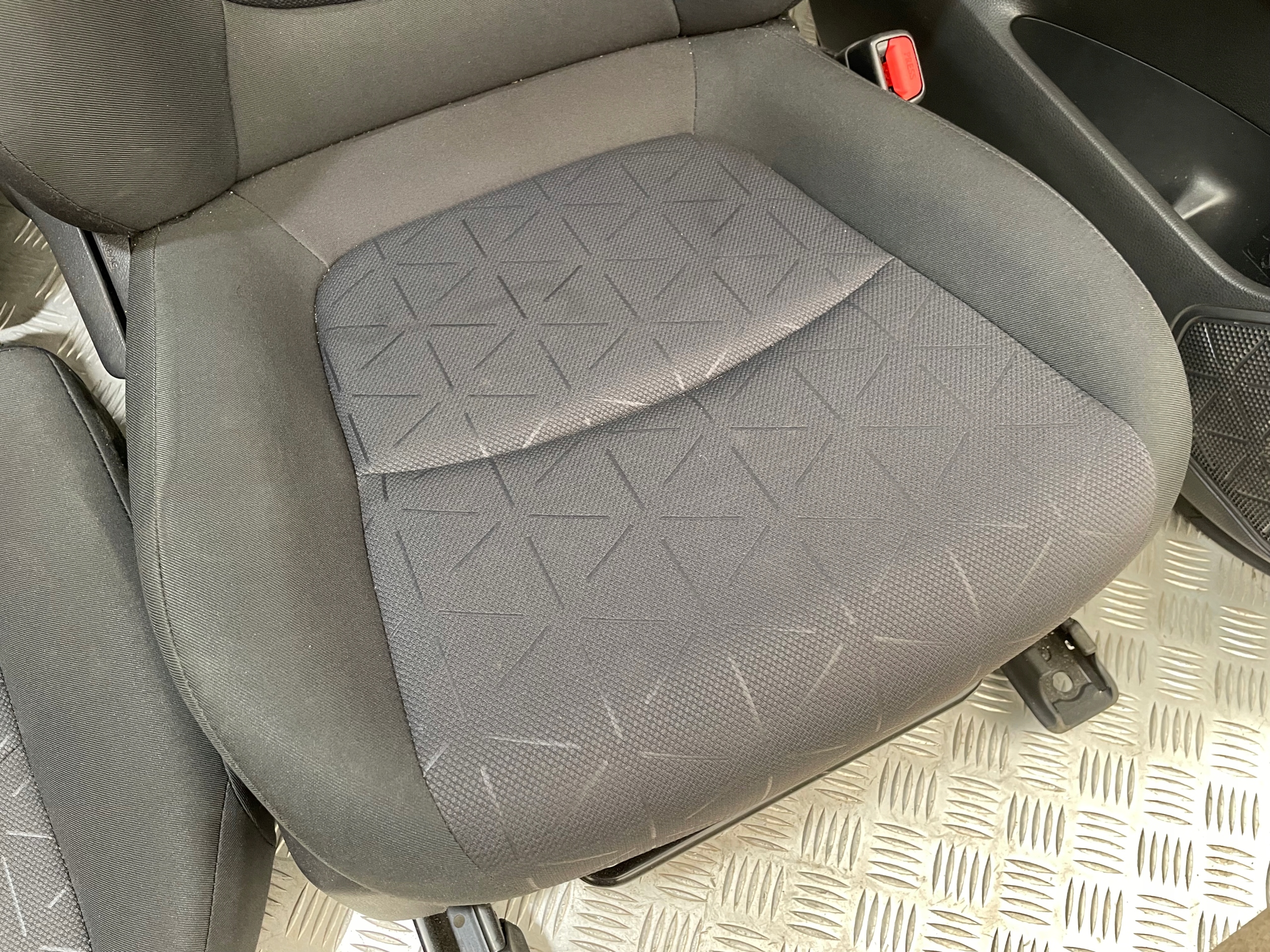 кресла диван бочки Салон TOYOTA RAV4 V европа