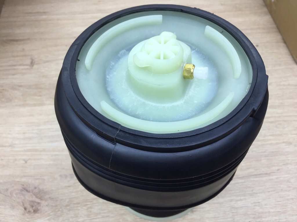 PODUSZKA MIECH ZAWIESZENIA AIRMATIC TYL BMW X5 E70 Producent czesci Maxpeedingrods