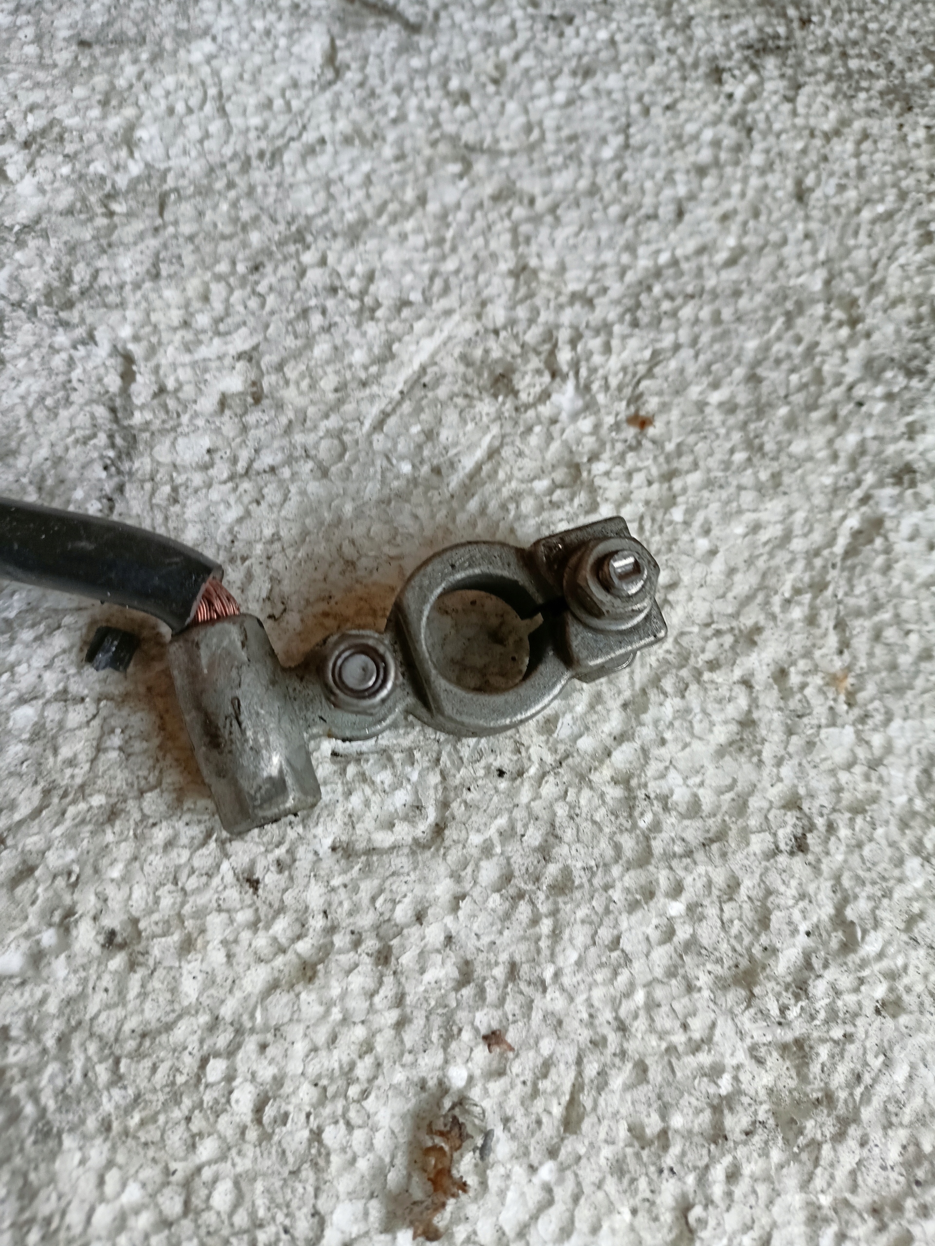 Batteriemanagement Sensor Schlauch minusowy BMW E65 6928050