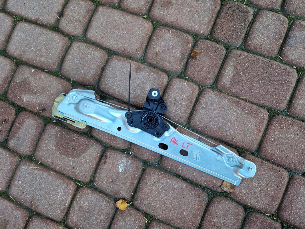lift left rear part Opel Astra K V 5 39142319