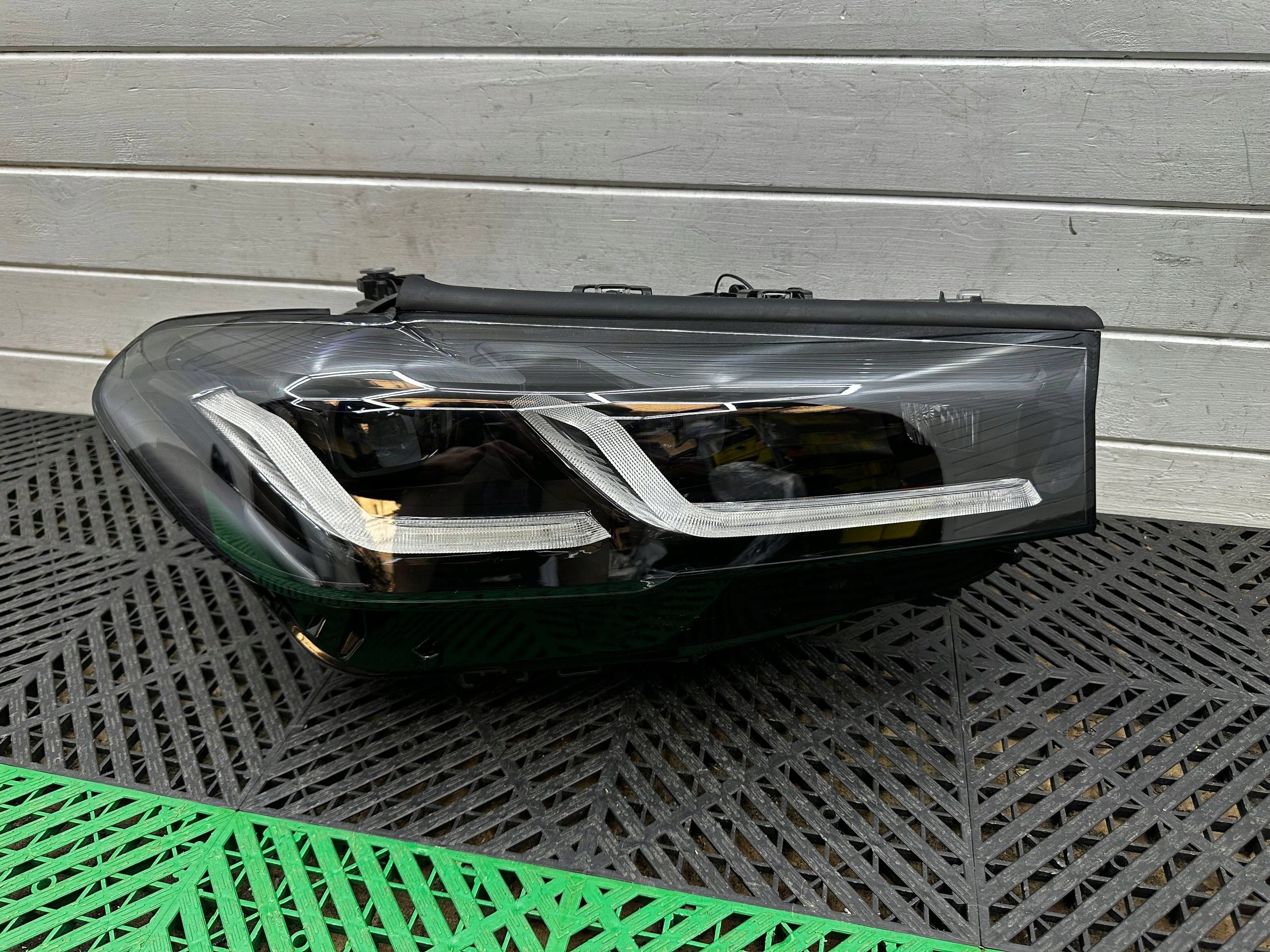 light front side right BMW 5 G30 G31 LCI BLACK SHADOW 8082656