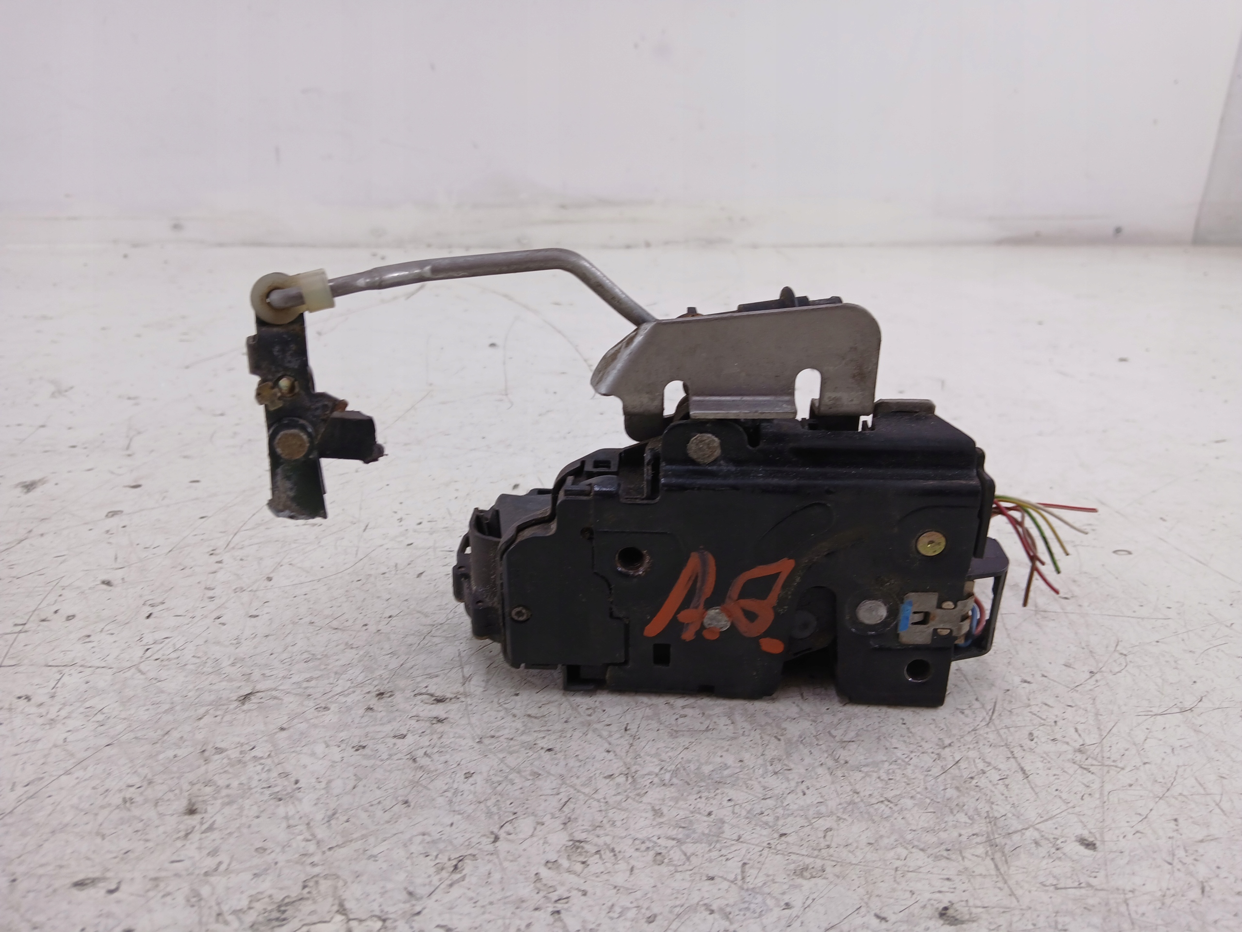 AUDI A6 C5 lock door right front 4B1837016G
