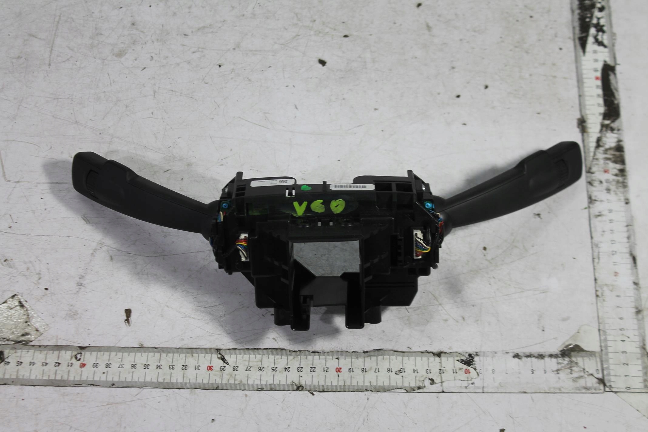 commande levier commodo sous volant commodo 31313846 VOLVO V60