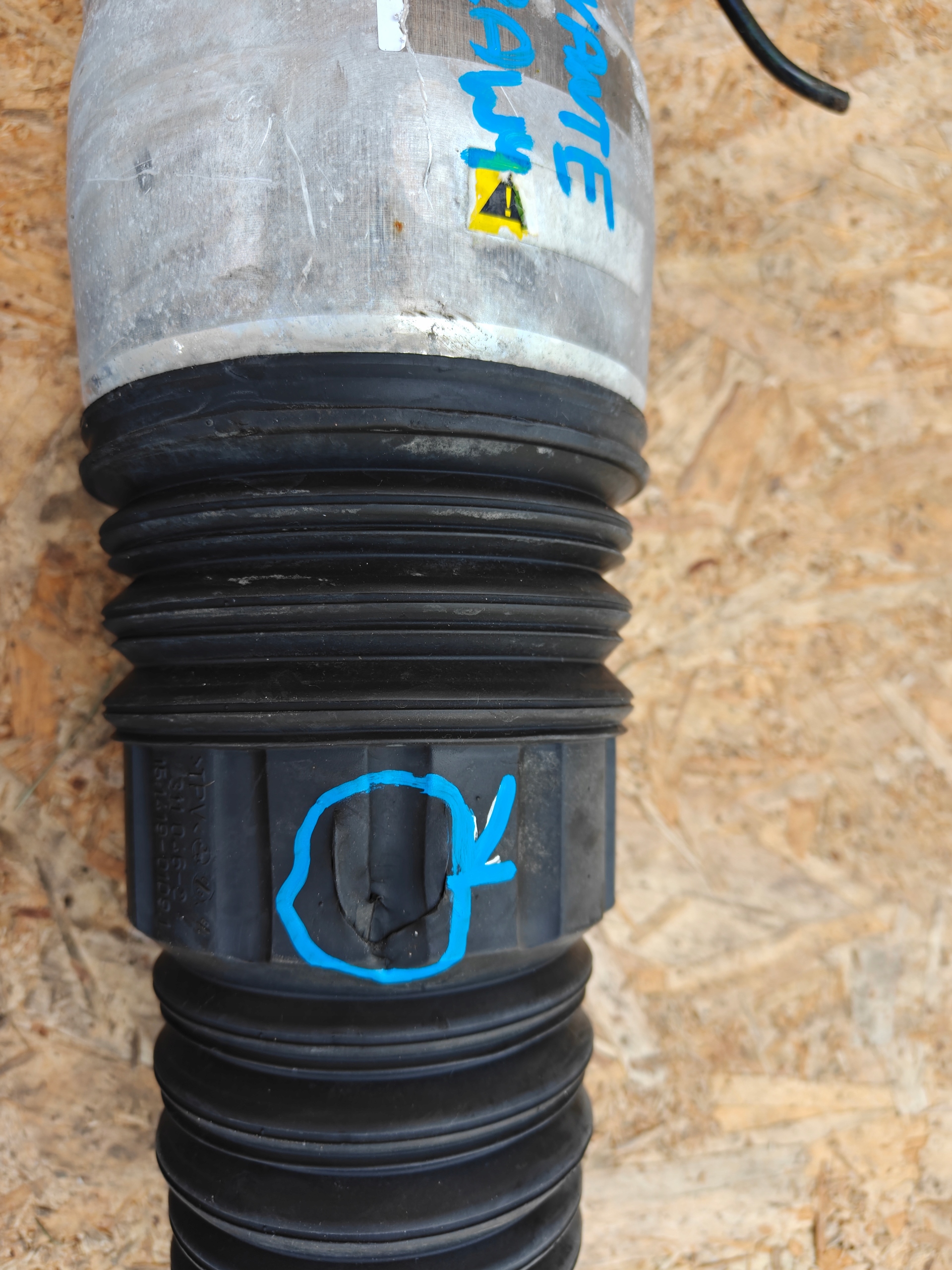 shock absorber left front front MASERATI LEVANTE 06701062600 06701007160