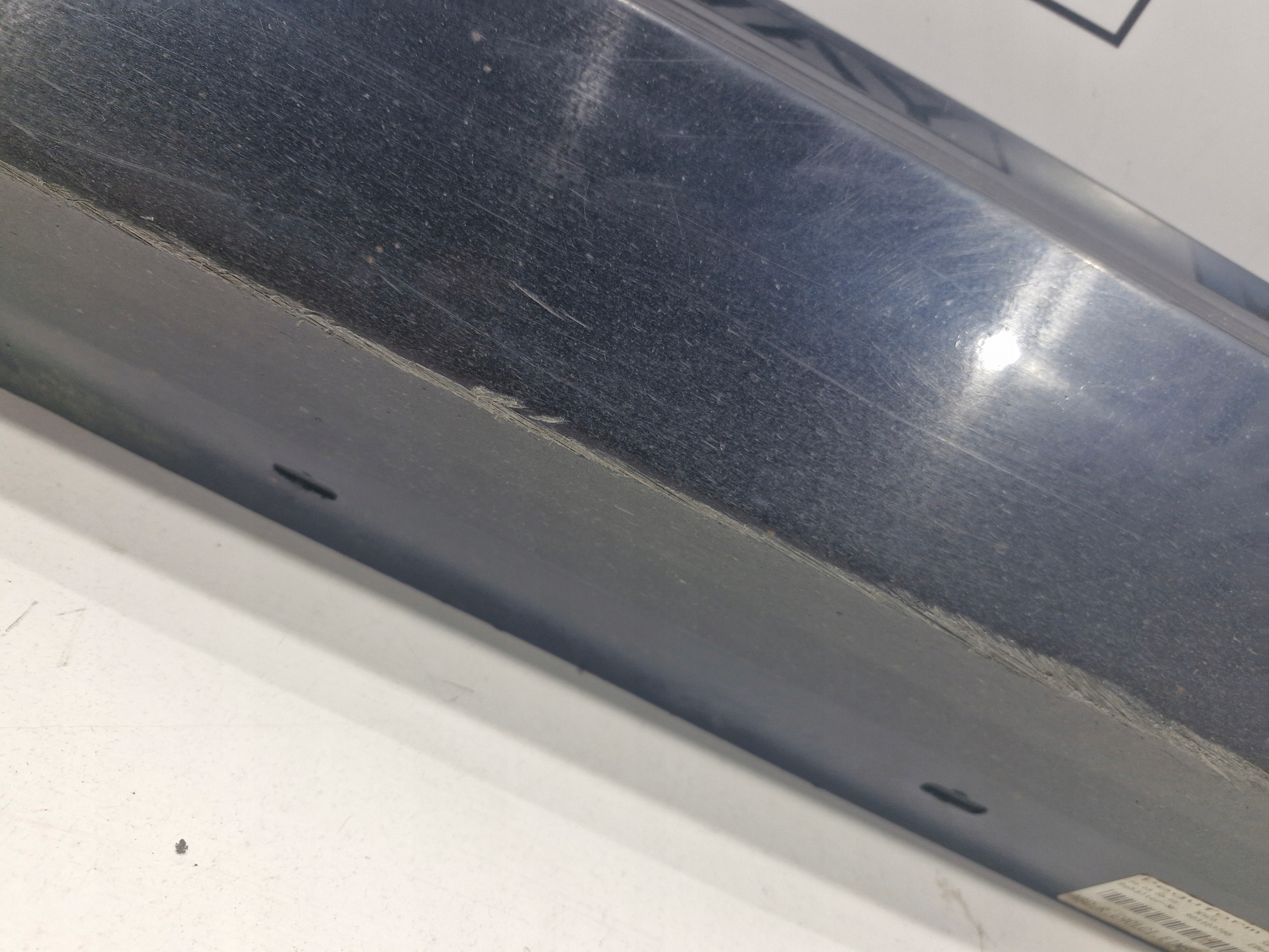 BMW E90 E91 LCI cap moulding threshold right A35/5 MONACOBLAU