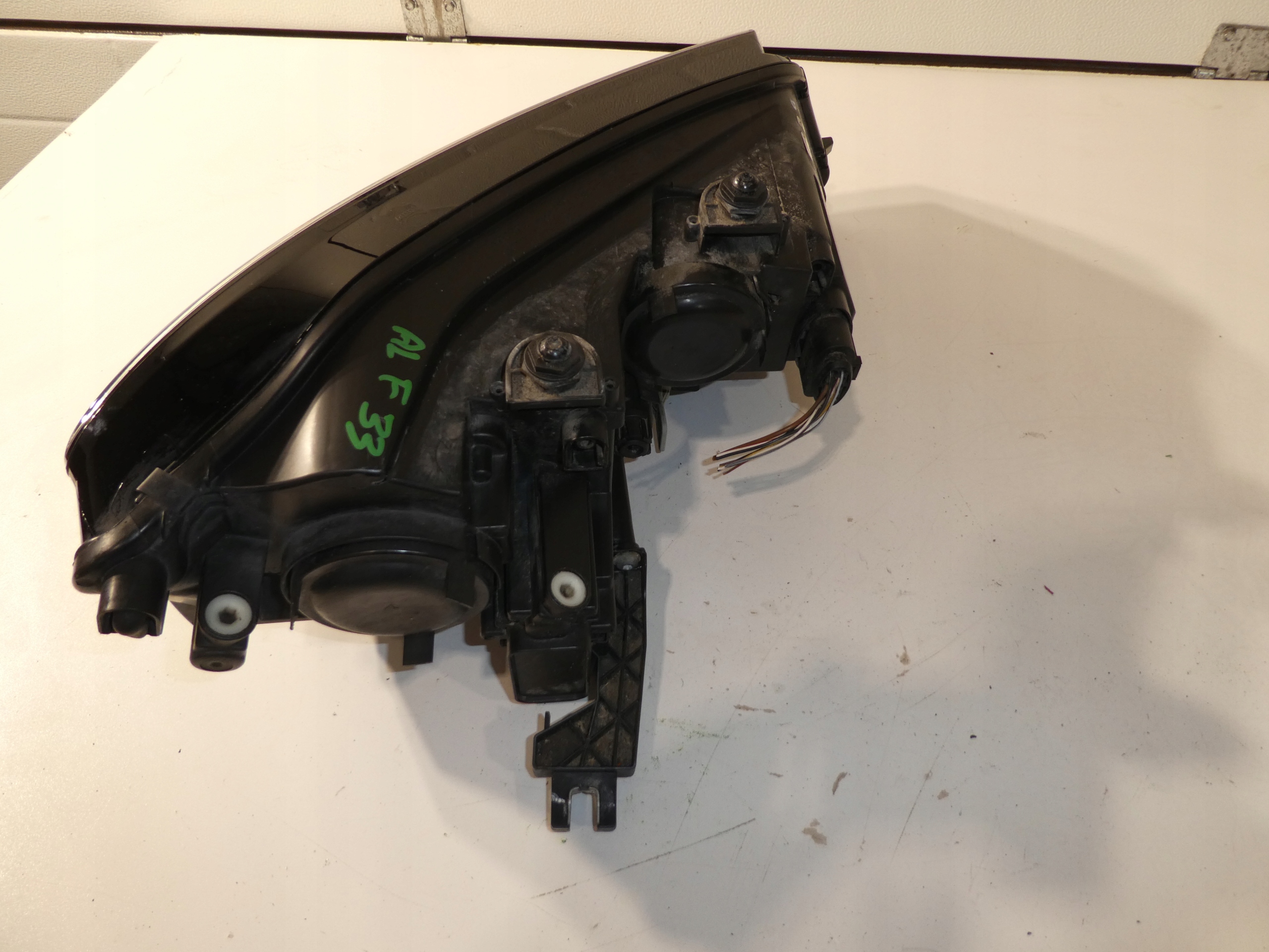 light left VW SHARAN 7N1941005