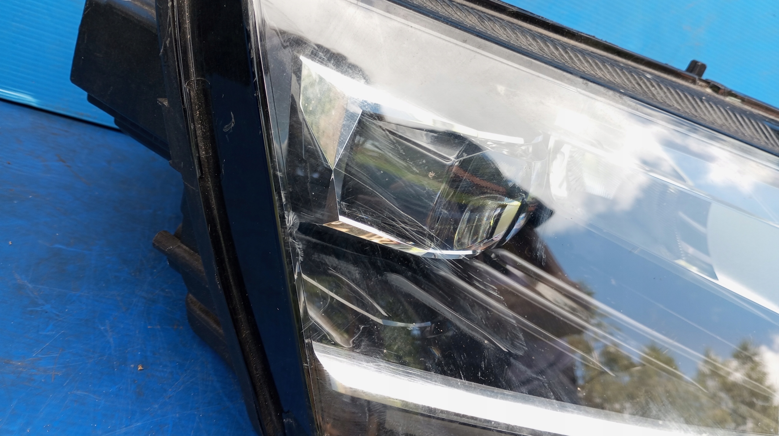 LAMPA PRAWY PRZÓD EU REFLEKTOR 5E1941016D SKODA OCTAVIA III 3 LIFT LED Jakość części (zgodnie z GVO) O - oryginał z logo producenta pojazdu (OE)