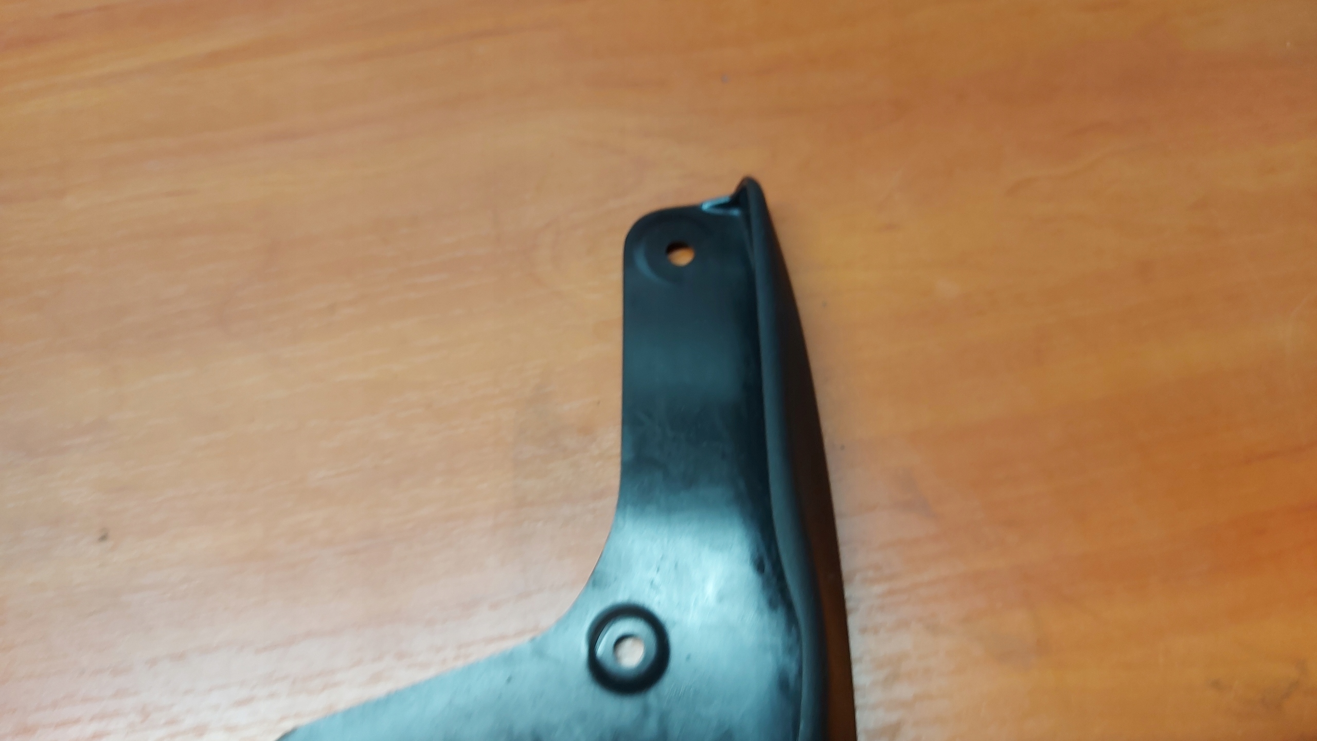 mudguard flap right front TOYOTA YARIS IV 20