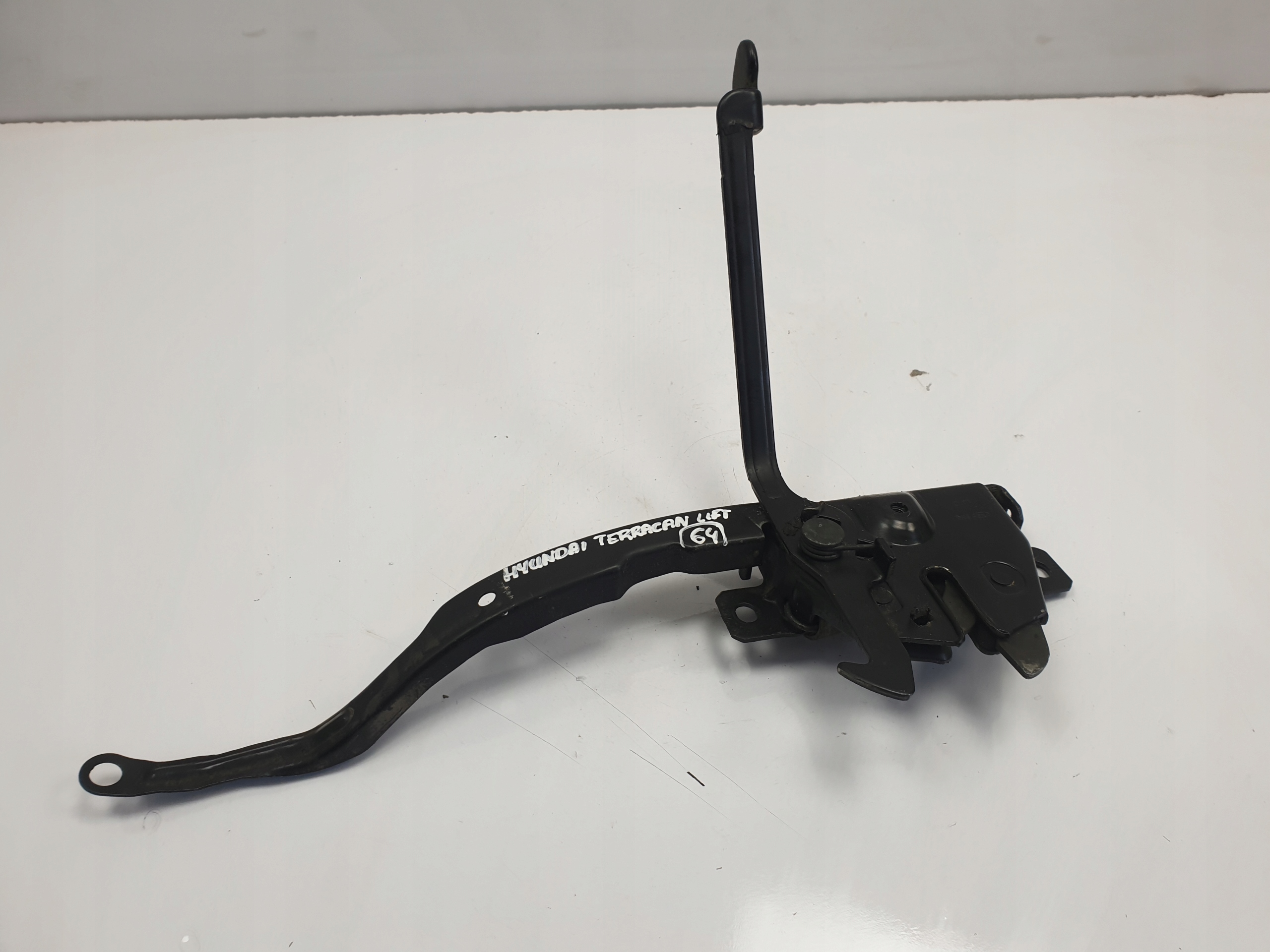 Hyundai Terracan и замок капота болт ручка