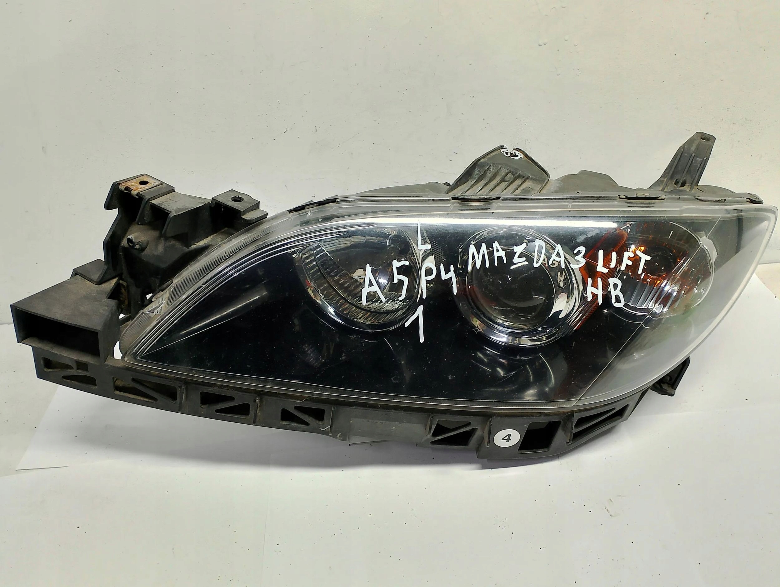 Mazda 3 and 2003 front side left lights front