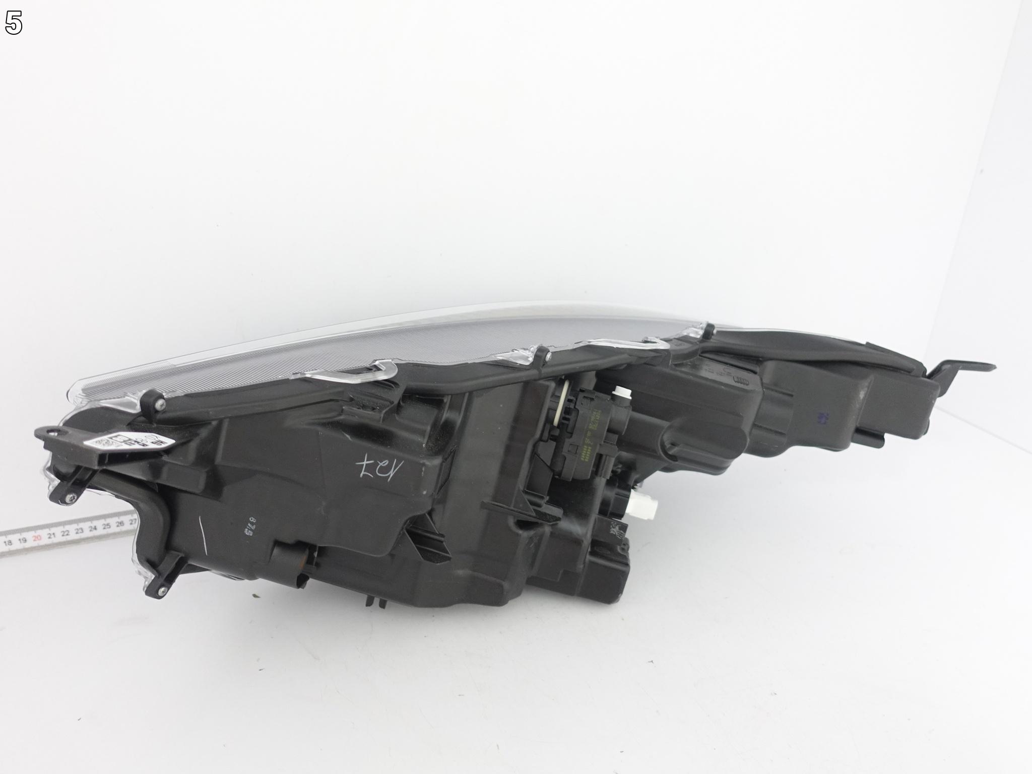 TOYOTA YARIS IV (4 GENERACJA) XP210 GR 20- light FULL LED right front EU