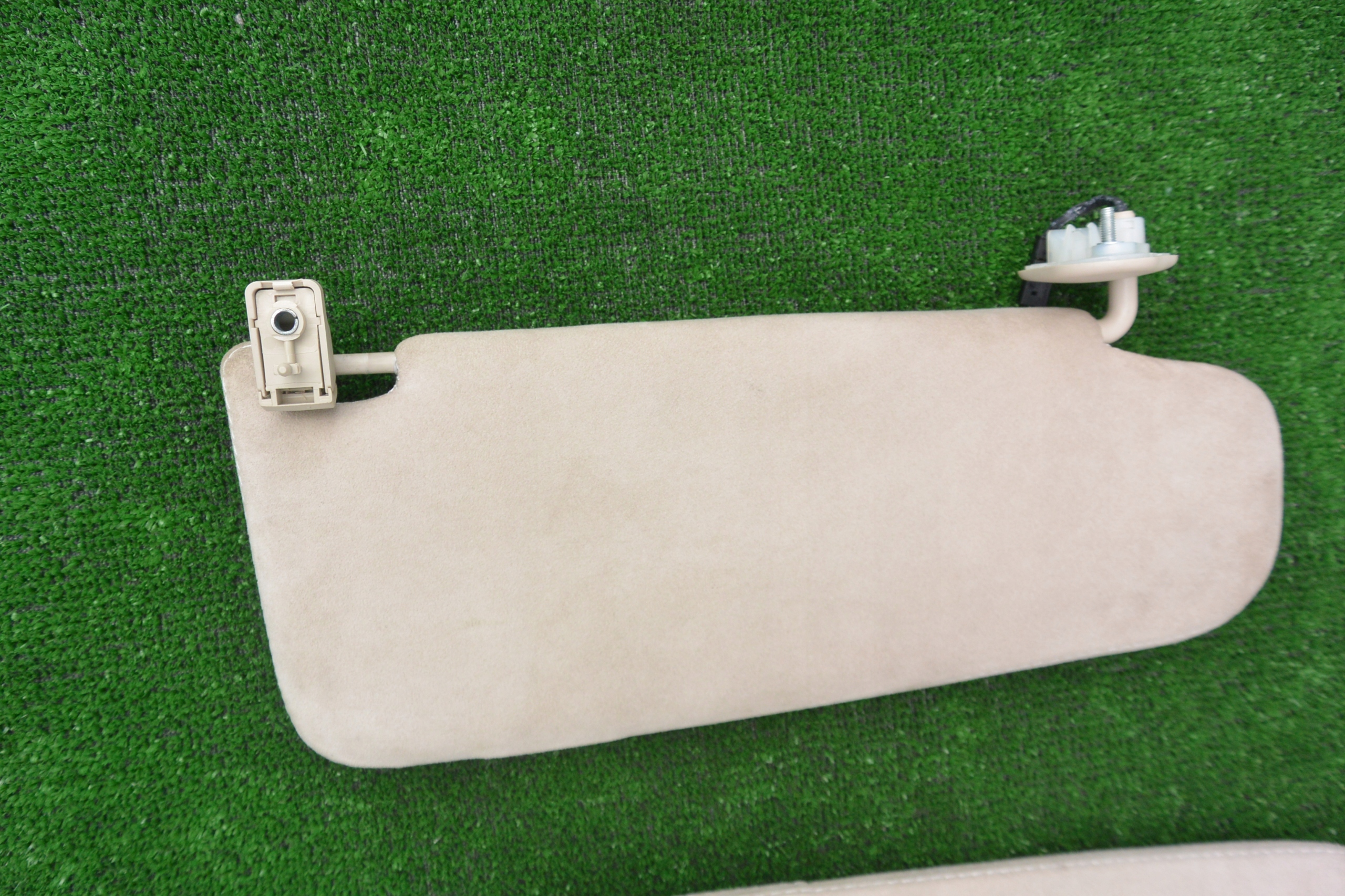 OSŁONA PRZECIWSŁONECZNA MASERATI QUATTROPORTE VI Producent części Maserati OE