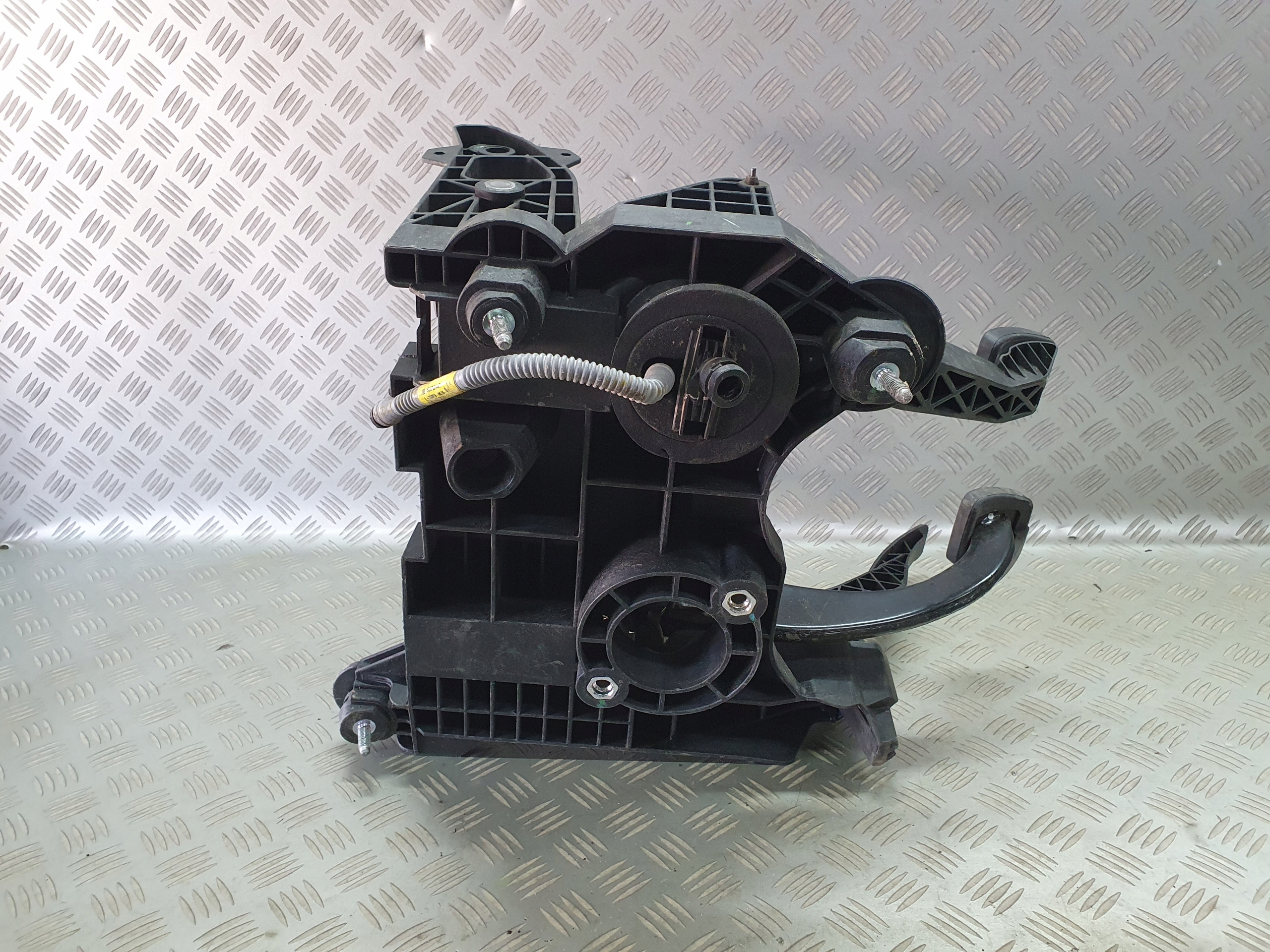 Педали европа opel ASTRA K 39094154