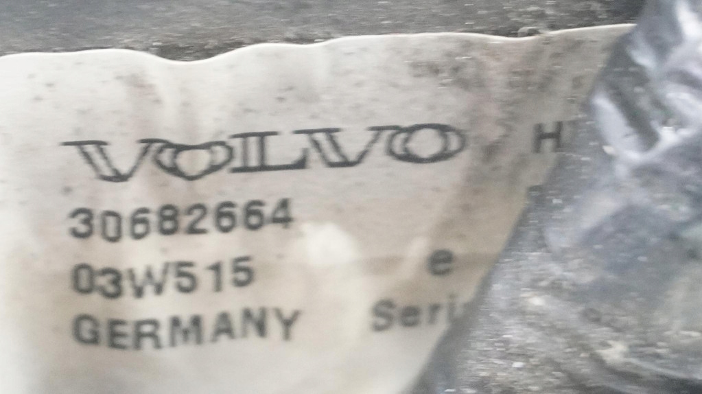 volvo V70 II блок предохранителей модуль CEM S80 и S60 30682664