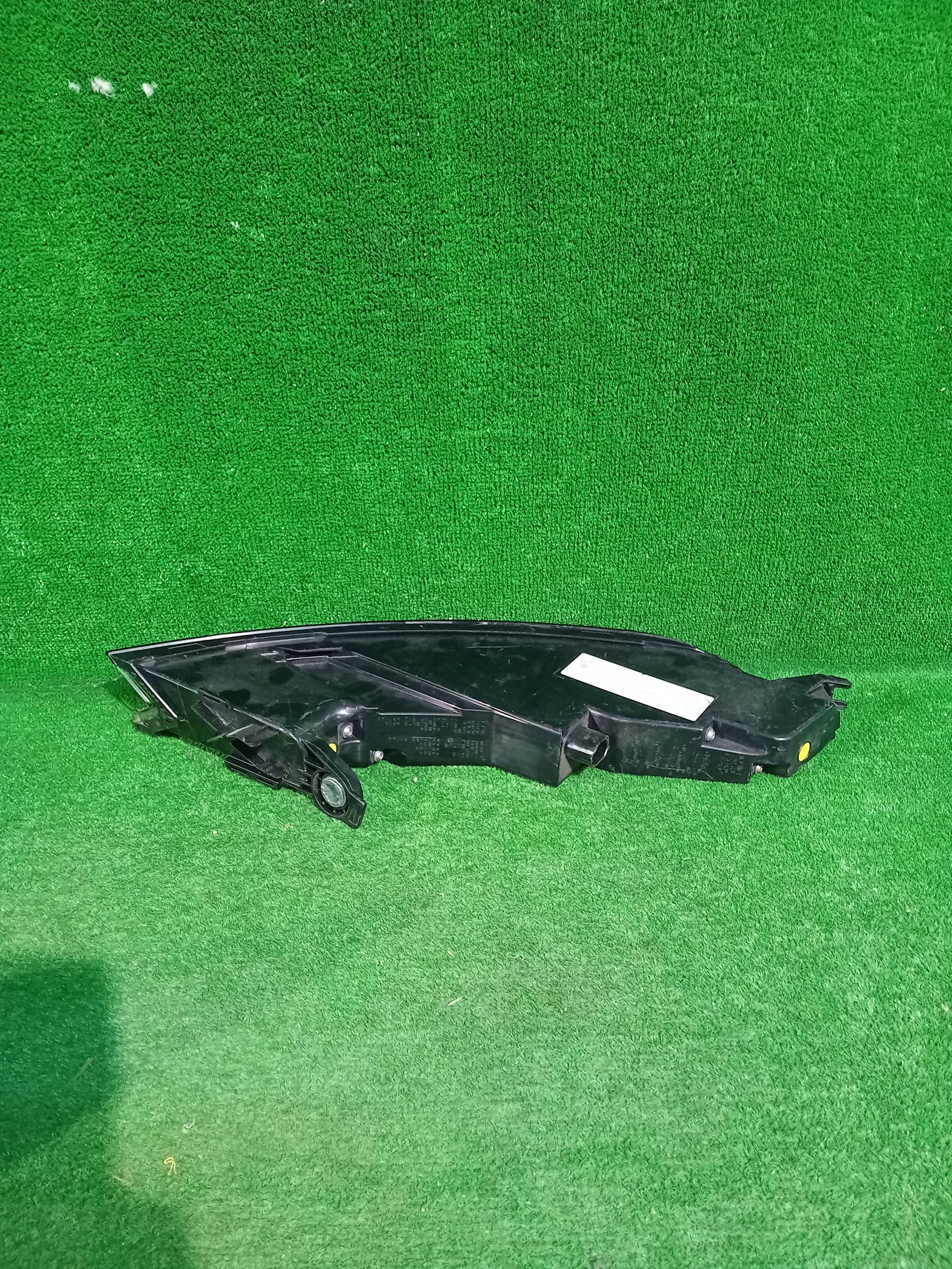light rear part rear right PORSCHE TAYCAN 9JA945096A NR.81