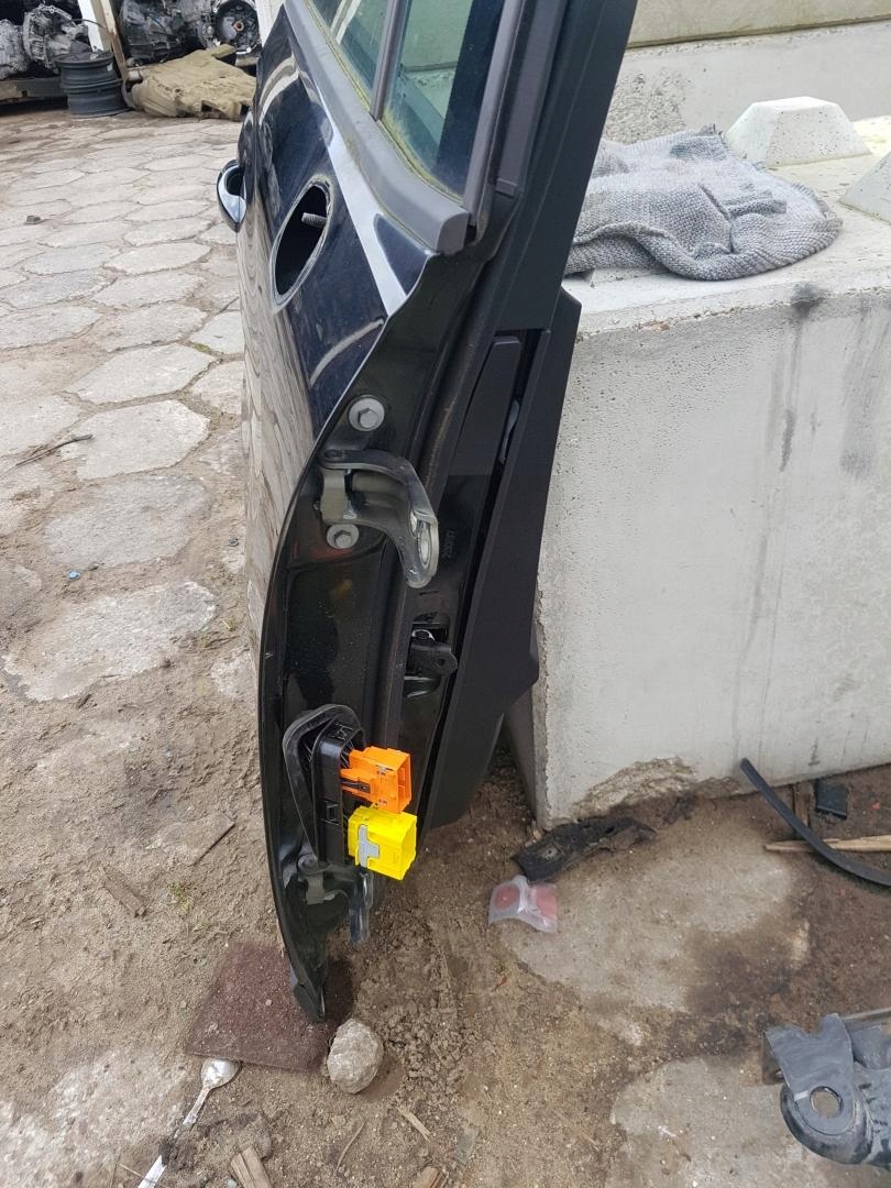 DRZWI PRAWY PRZÓD OPEL CROSSLAND X Z22Y Numer katalogowy części Z22Y