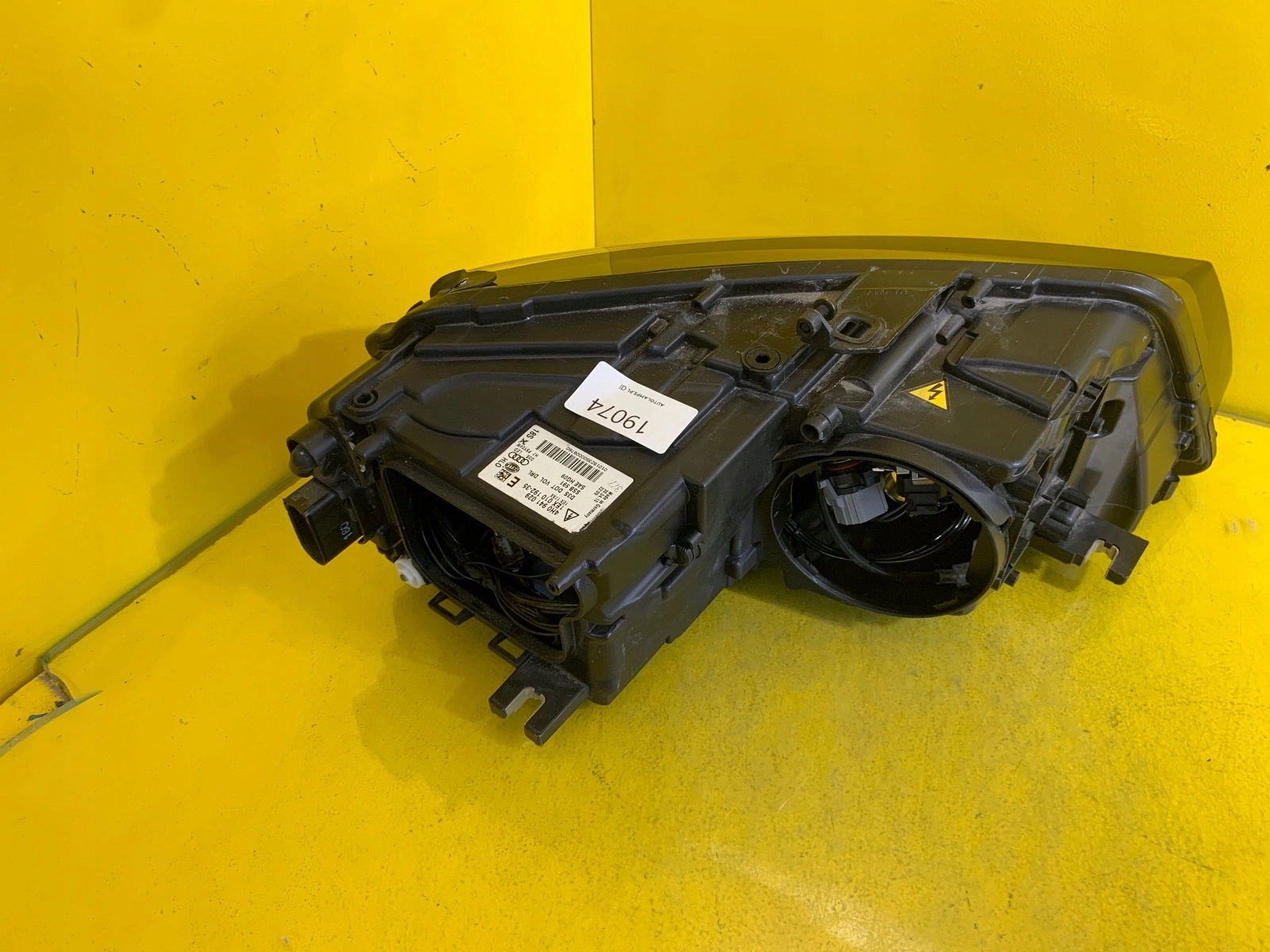 light left AUDI A8 D4 XENON LED USA 4H0941029