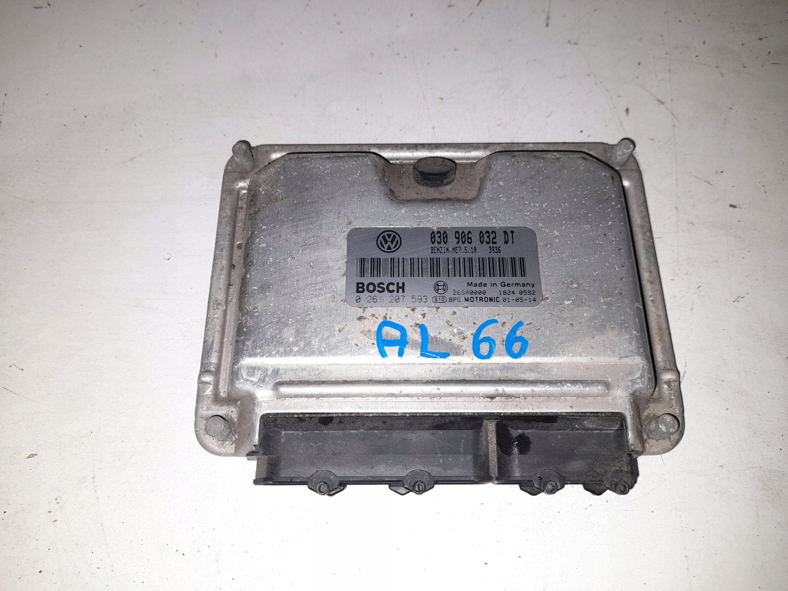 VW AUDI control unit computer of the engine 030906032DT