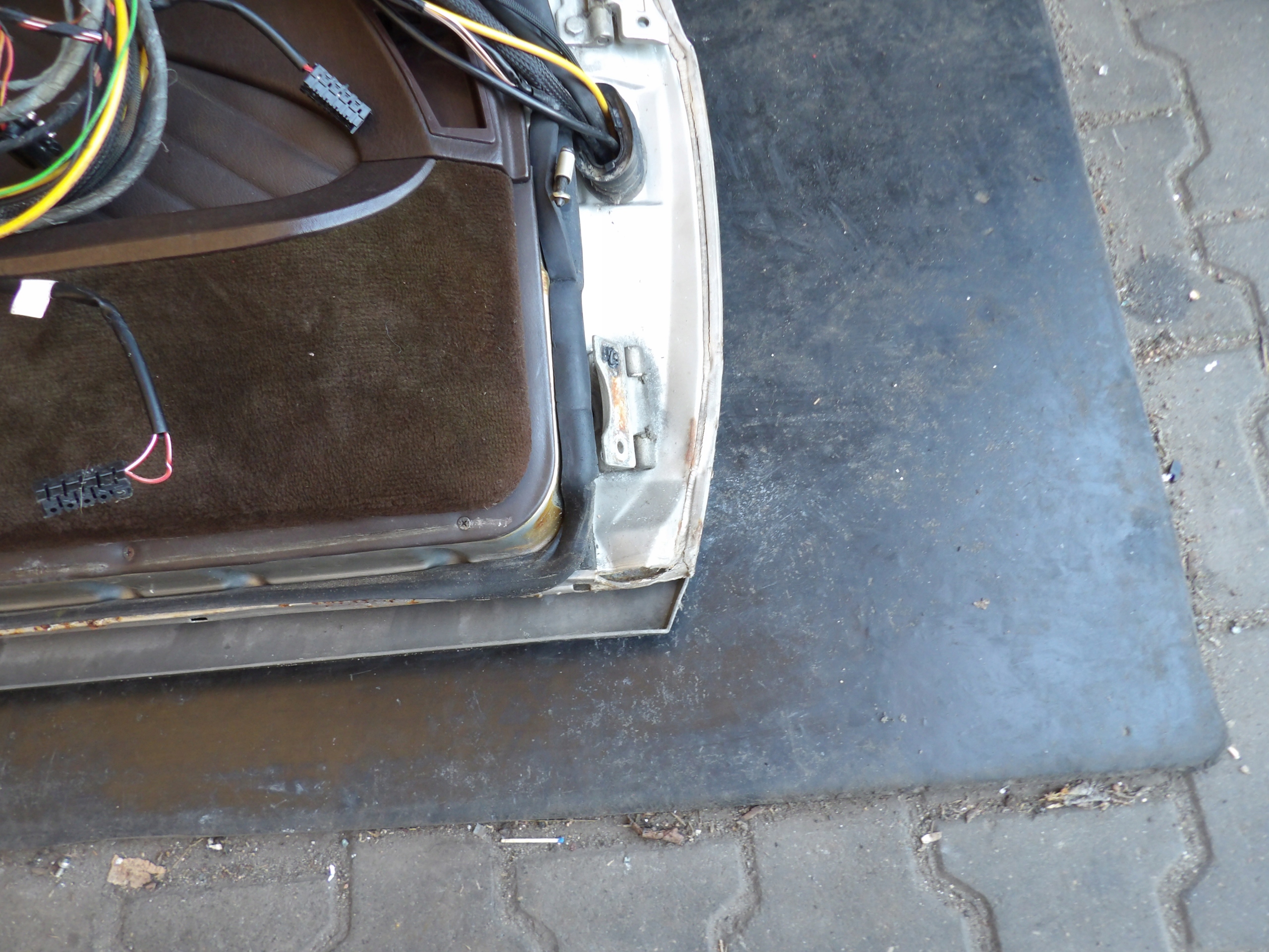 Mercedes W126 Coupe door front left lak. C273/1