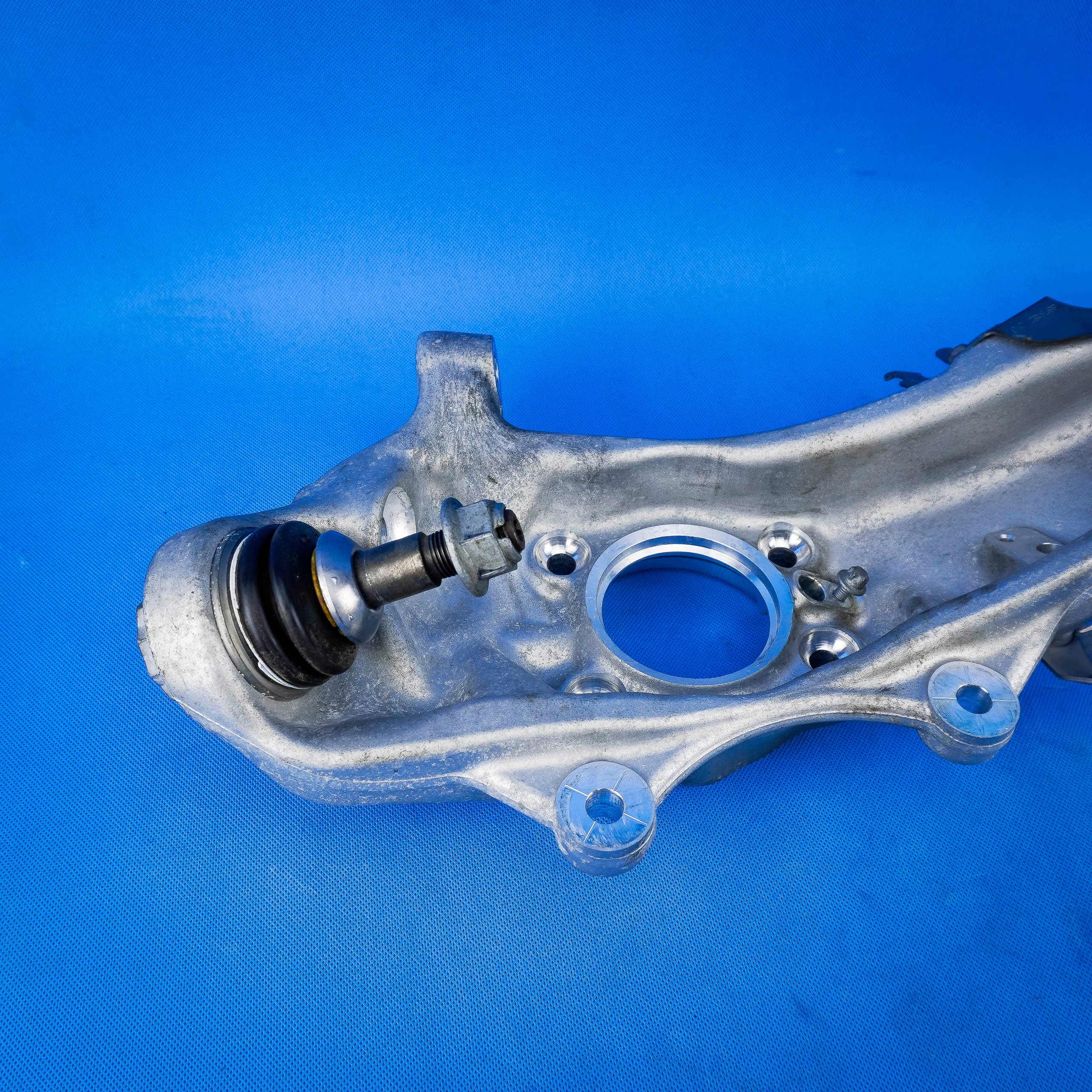 swing wheels front front right joint BMW 5 G30 6884386 6852536 59km