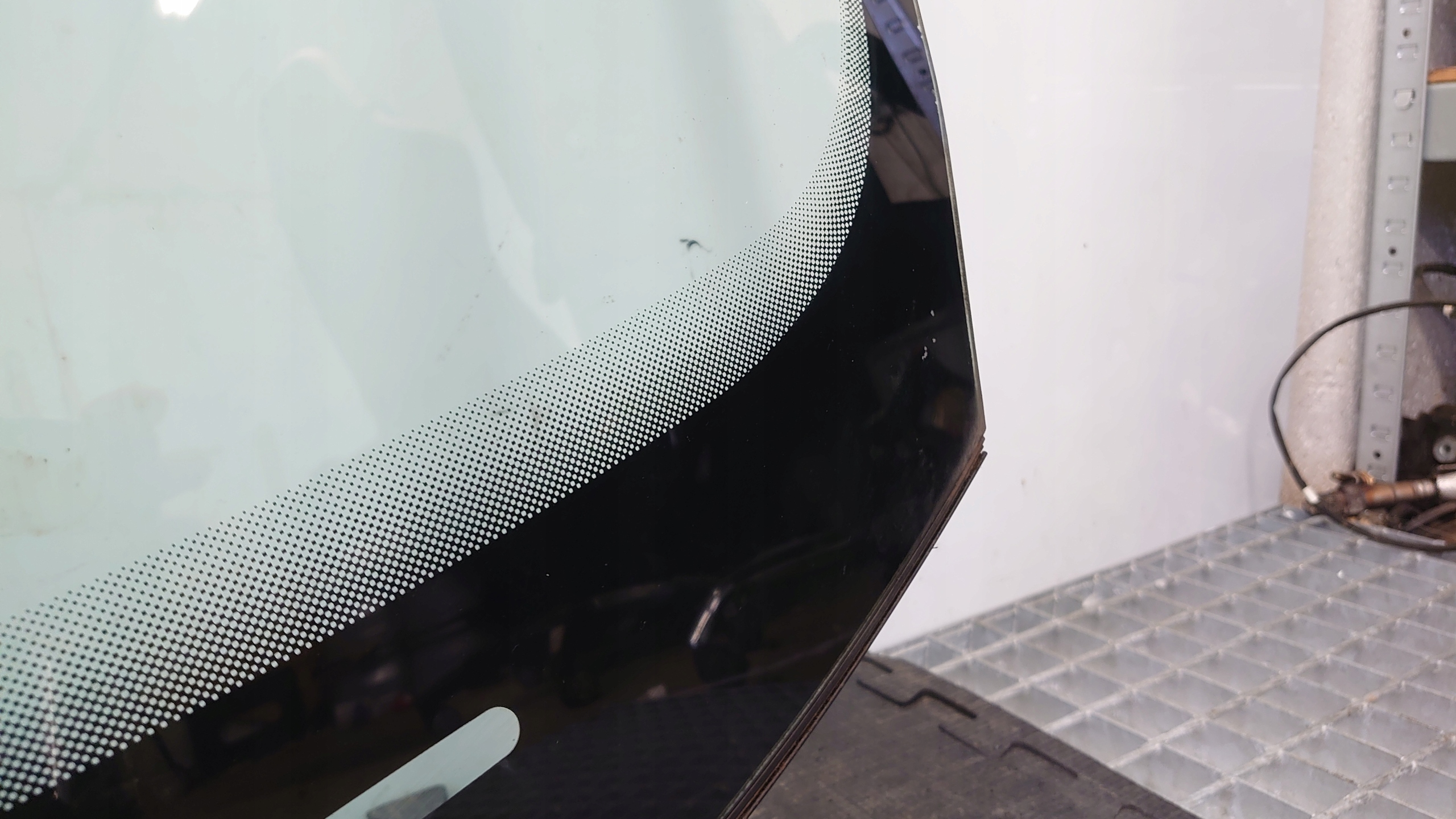 VW GOLF VI 6 KOMBI window iron original VW