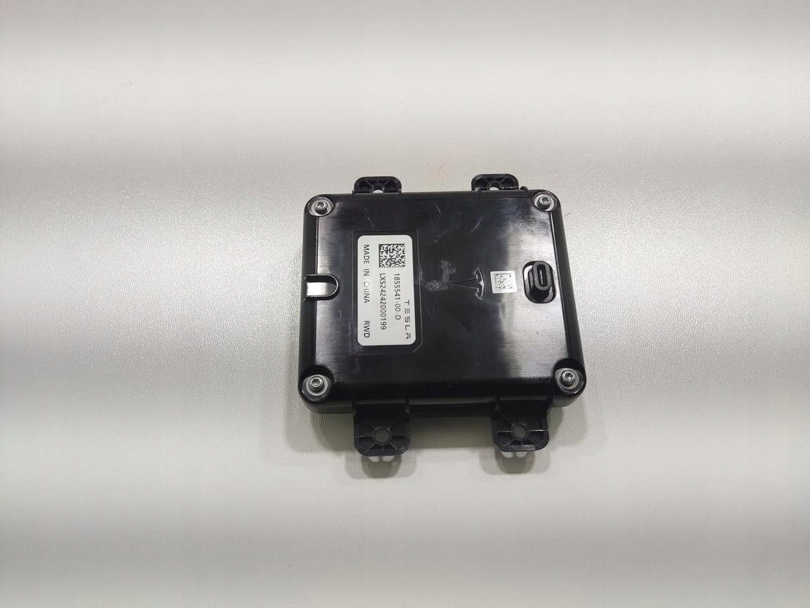 adapter USB TESLA MODEL 3 LIFT 2023-2026 1855541-00-D