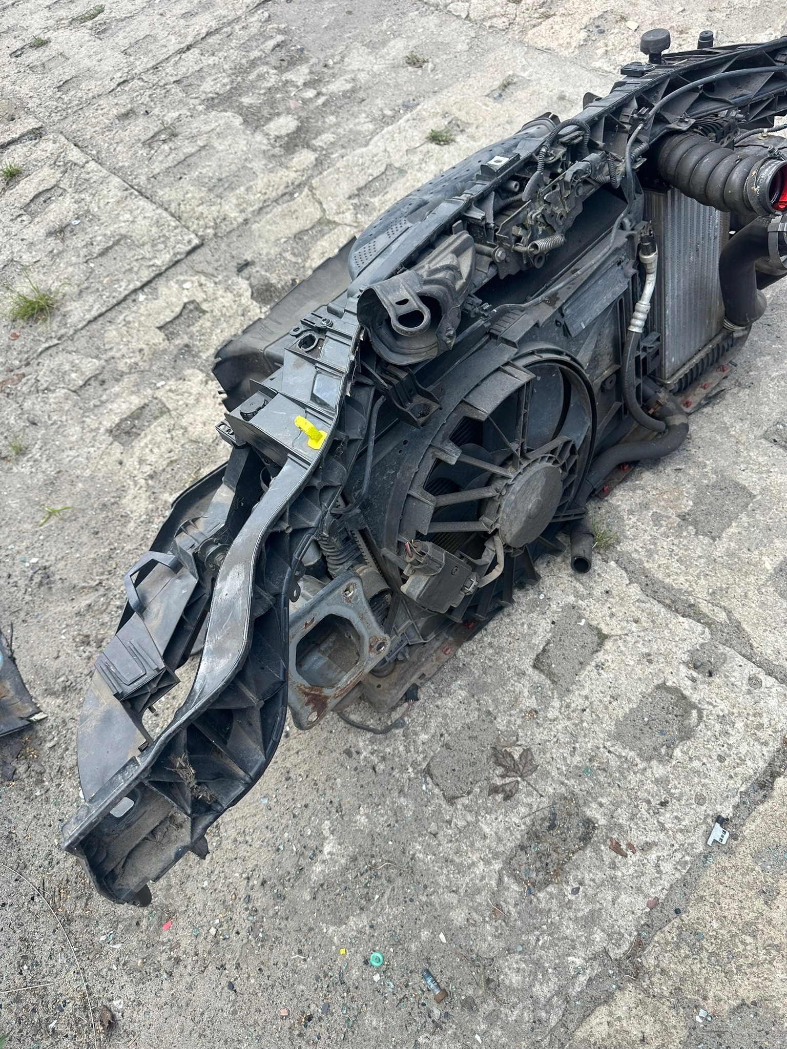 FORD FOCUS MK3 radiators, wall sider fan KOMPLET 1.6 TDCI