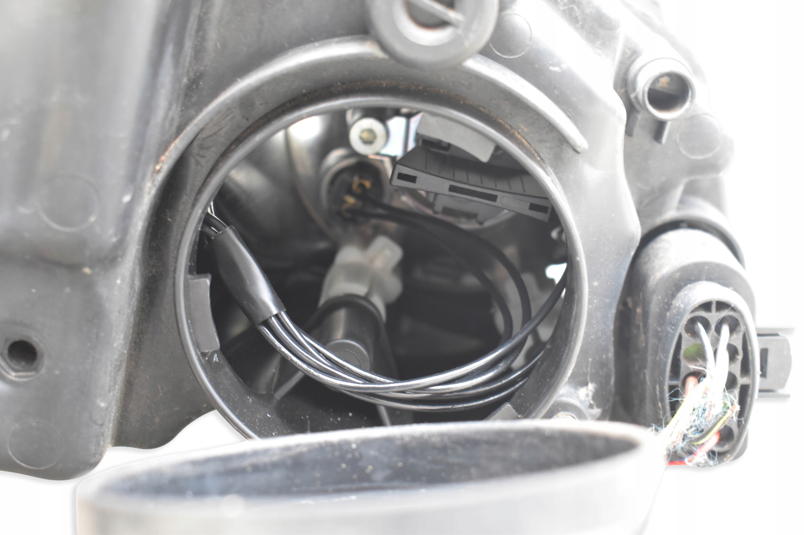 light left front VOLKSWAGEN POLO V 2009r. 6R2941007E Anglik