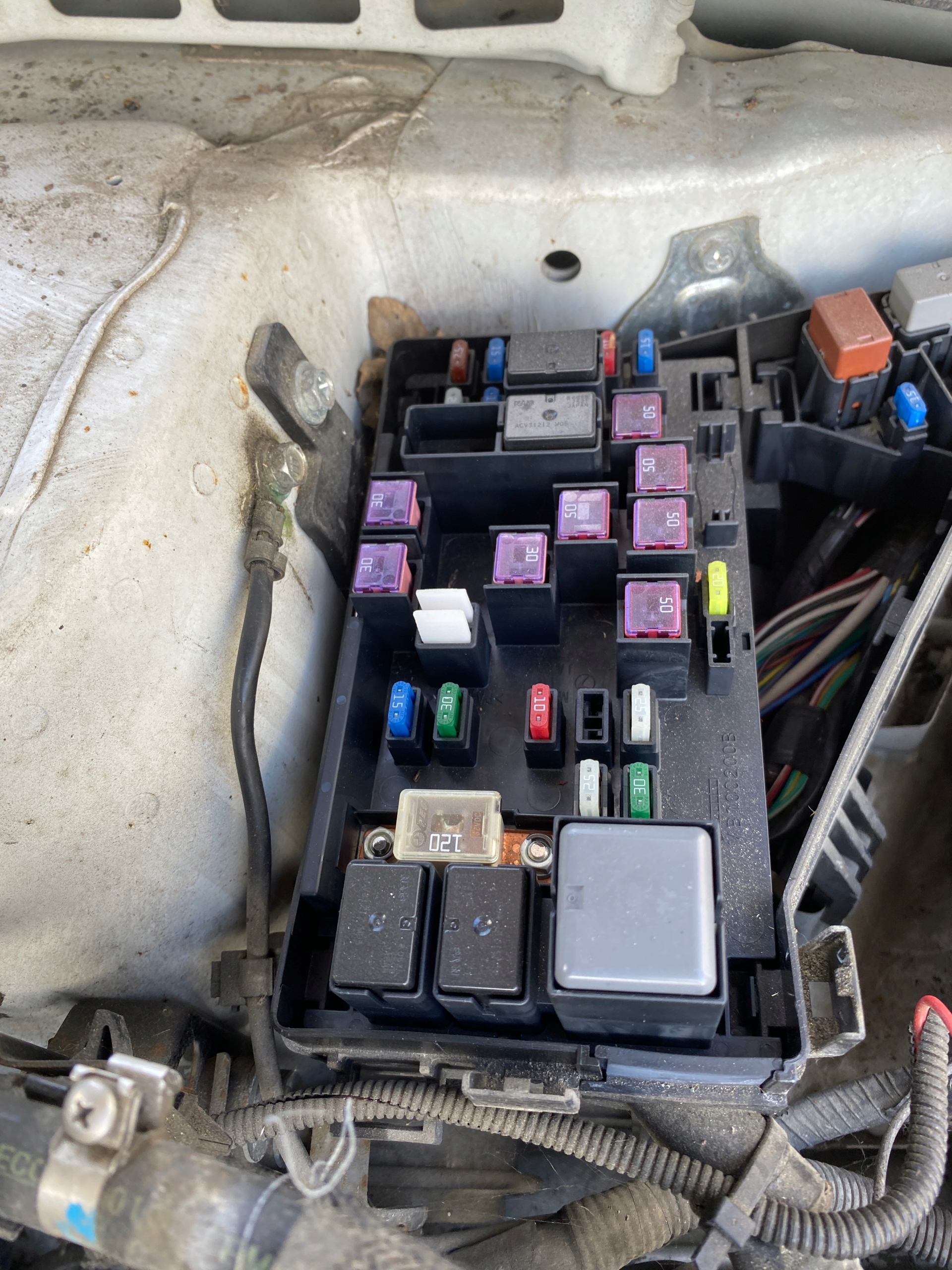 Module fusibles 1.5 16V Subaru Impreza 07-13