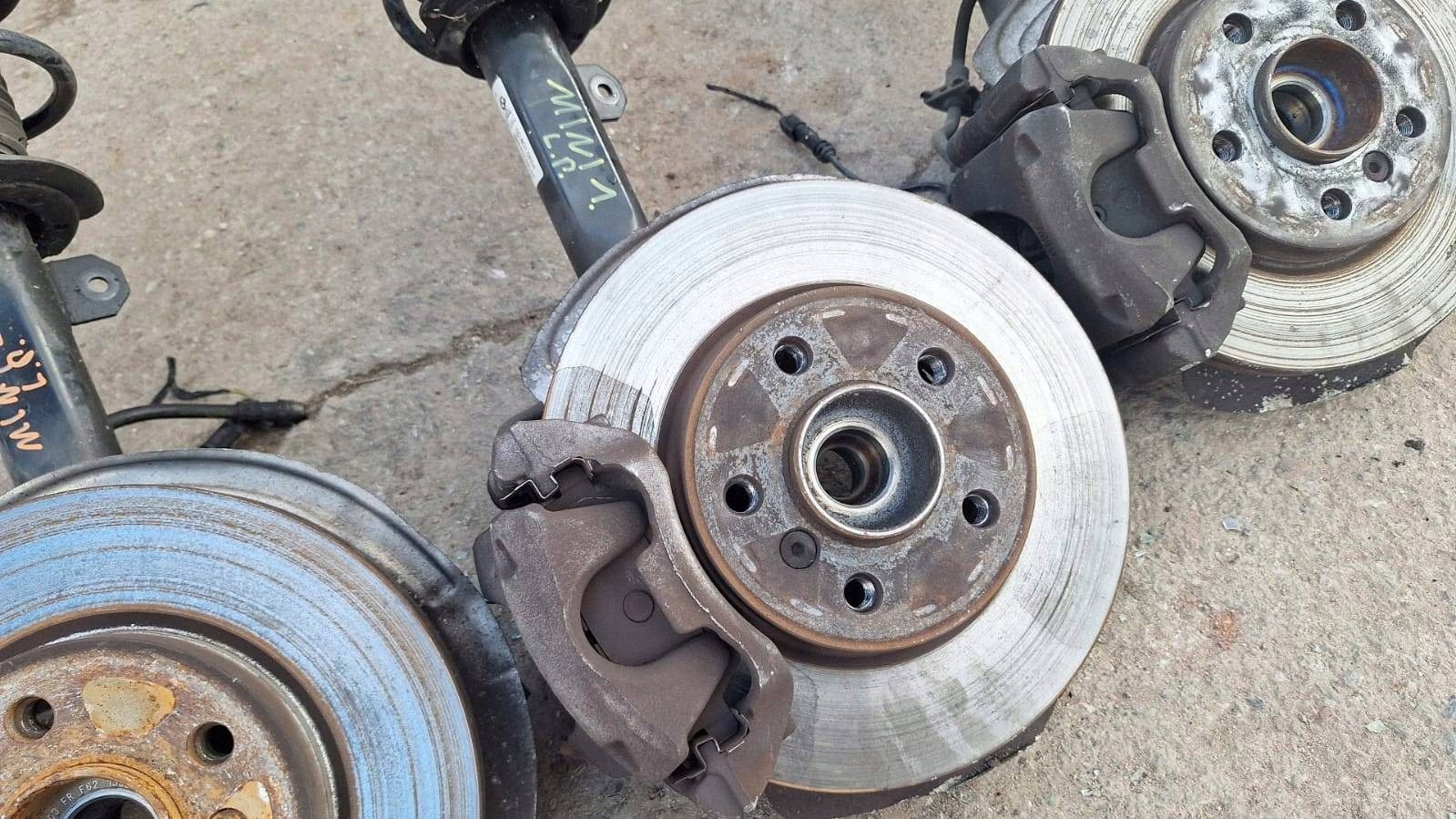 McPherson swing caliper side left Mini One - Cooper F56 F55 6852411